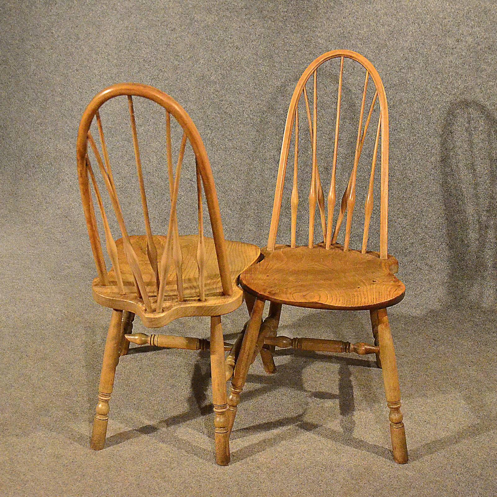 Pair of Elm Windsor Kitchen Dining Chairs Quality Arts & Crafts, circa 1900 2