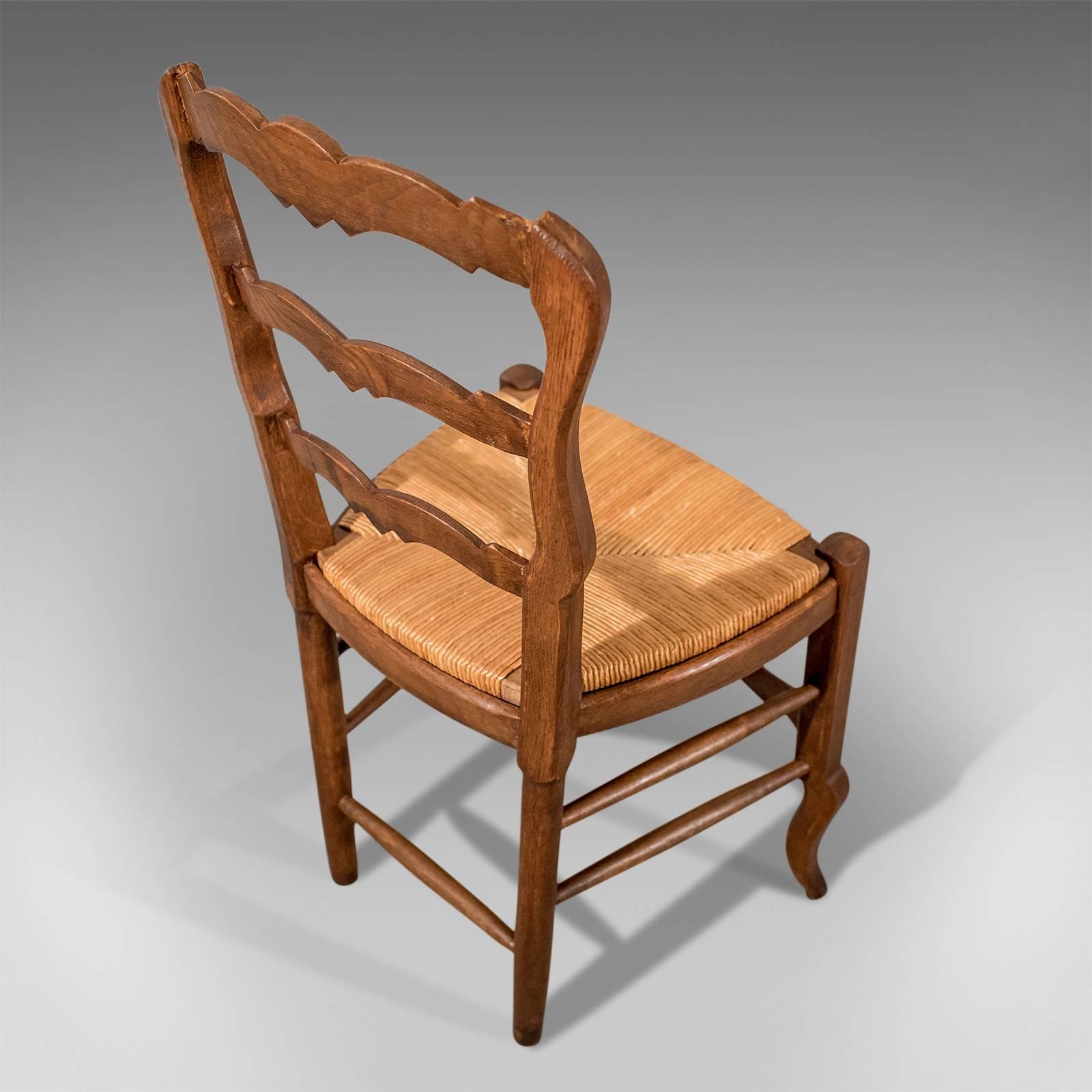 French Oak Country Kitchen Dining Chairs Set of Six Rush Seats, circa 1900 In Good Condition In Hele, Devon, GB