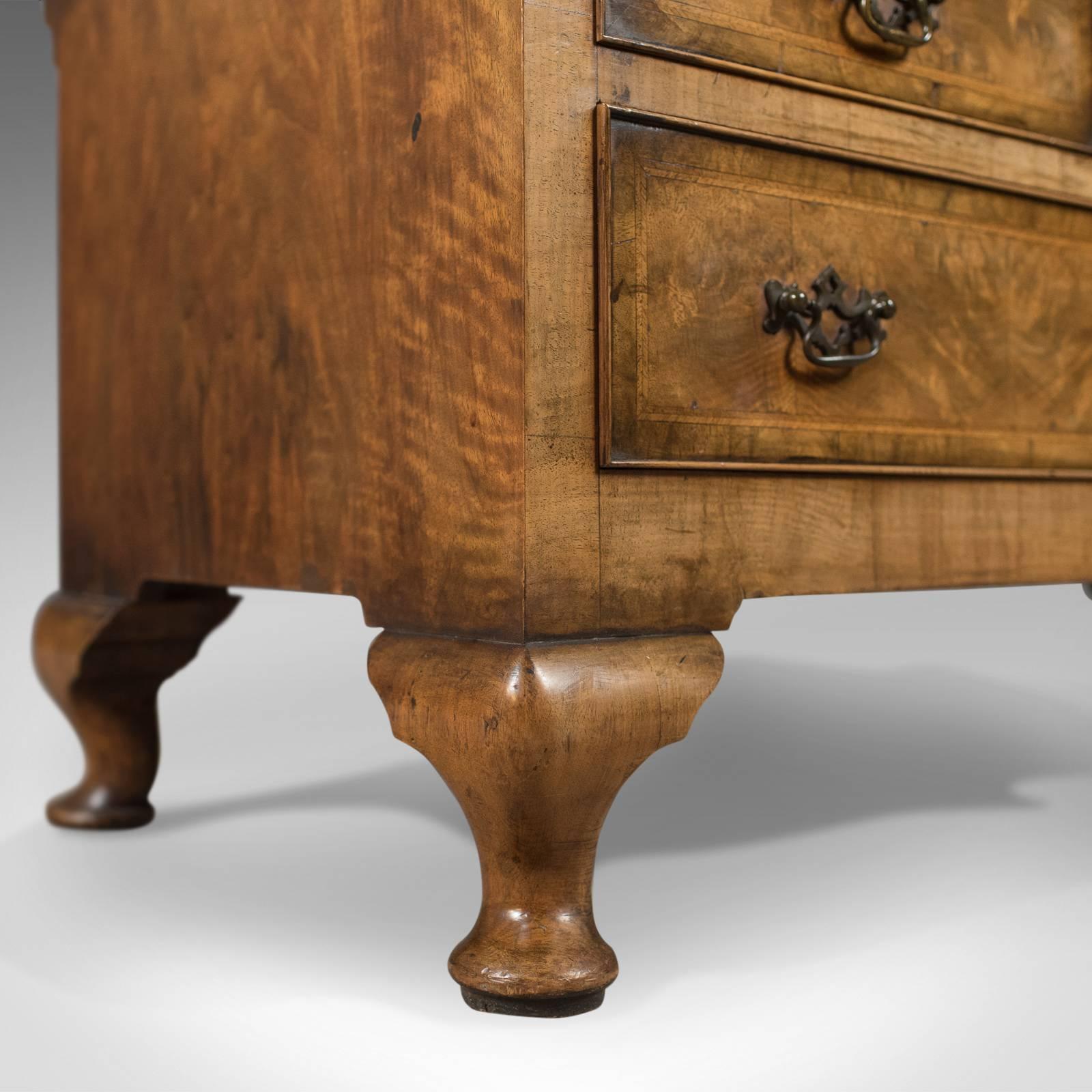 Walnut Dressing Table in Queen Anne Taste, Bartholomew & Fletcher, circa 1915 5