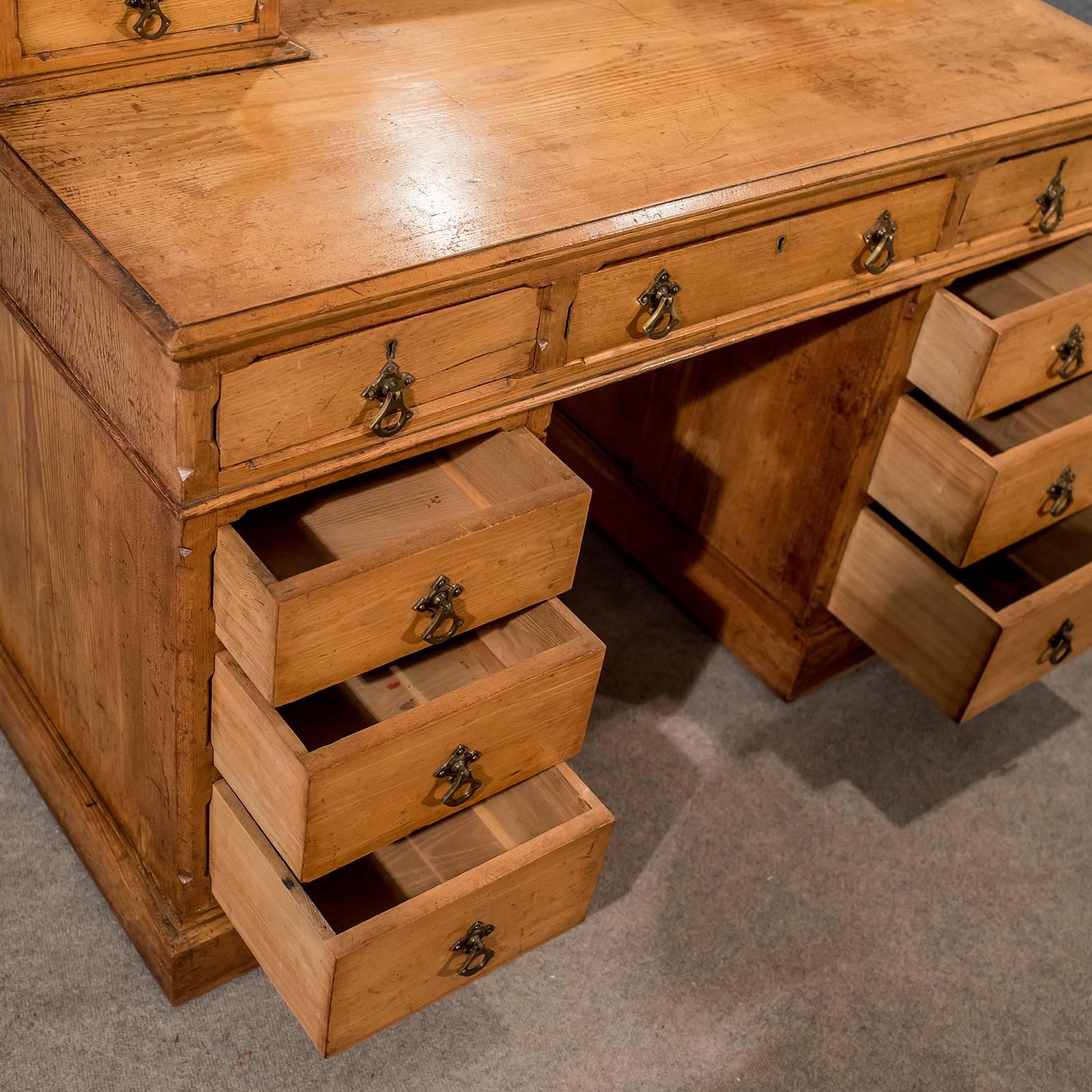 Oak Gothic Dressing Table Vanity Chest Quality English Victorian, circa 1880 In Good Condition In Hele, Devon, GB