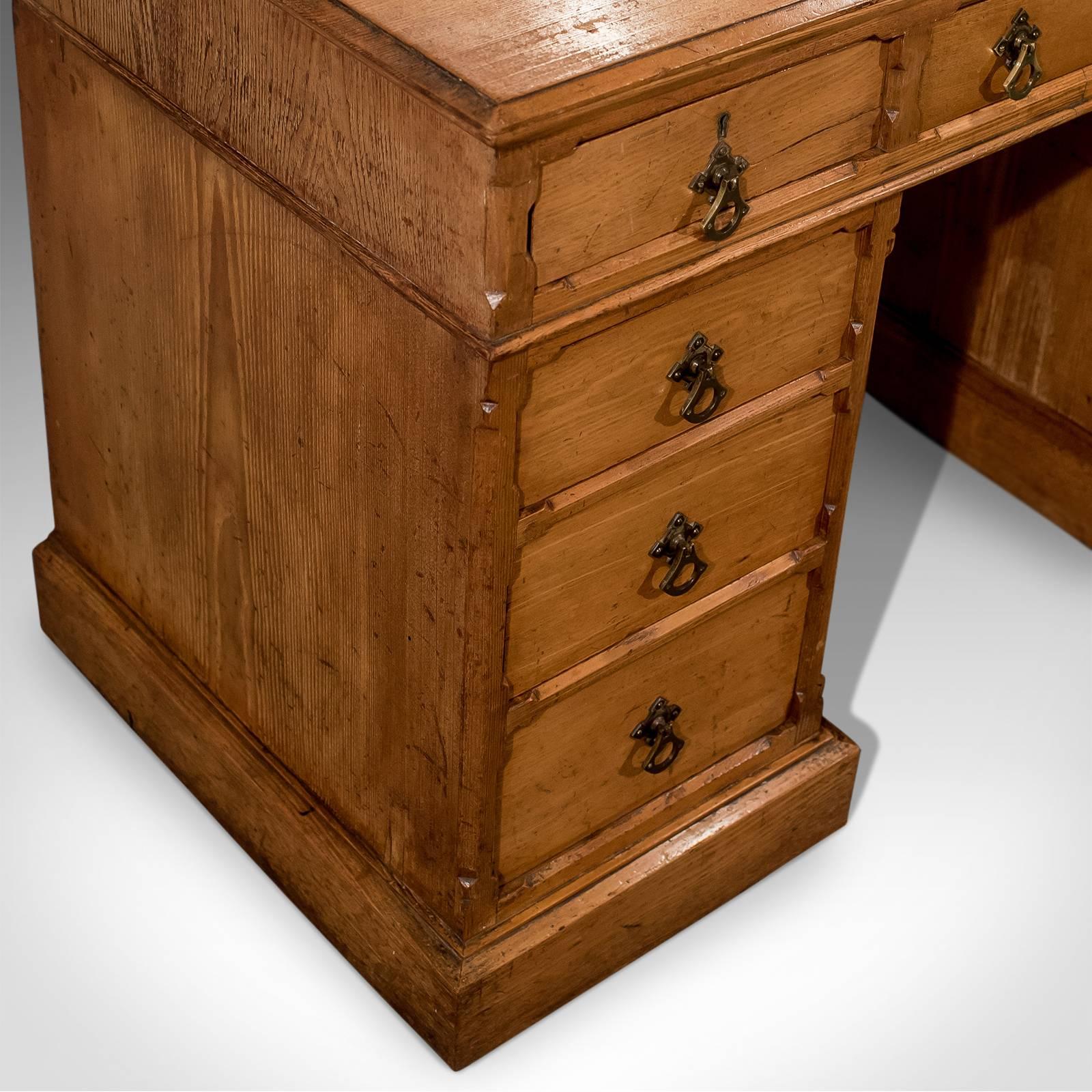 Late 19th Century Oak Gothic Dressing Table Vanity Chest Quality English Victorian, circa 1880