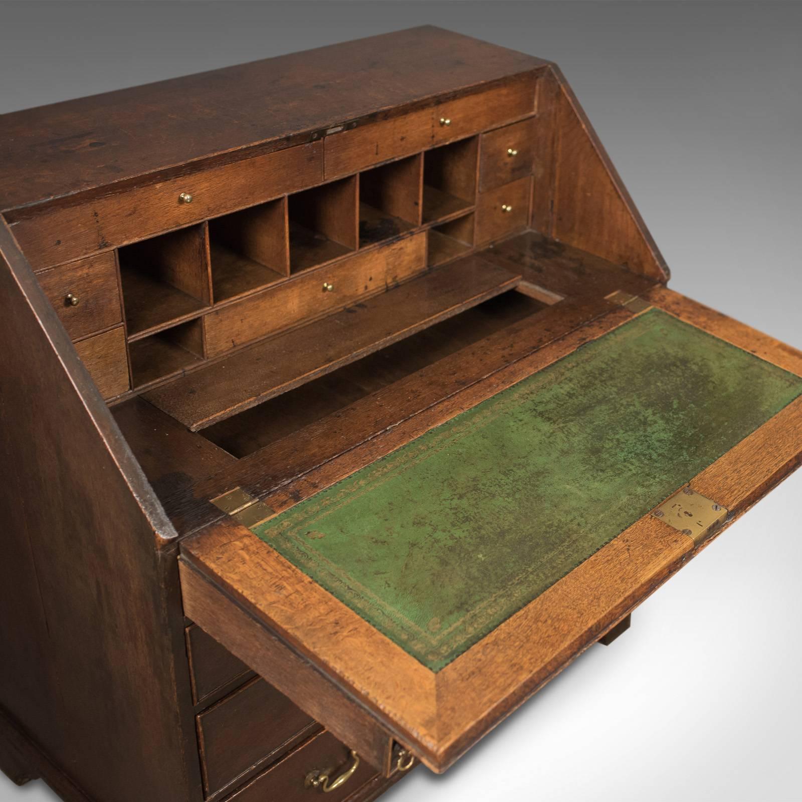 Antique Bureau with Secret Drawers, English Oak Desk, Georgian, circa 1720 In Good Condition In Hele, Devon, GB
