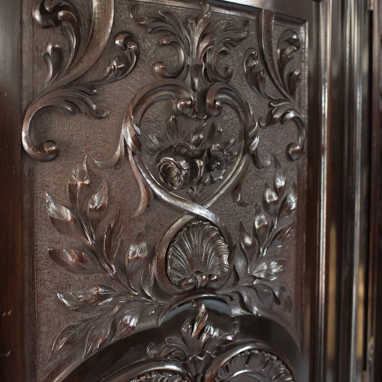 Large Victorian, English, Antique Wardrobe, Compactum in Mahogany, circa 1870 In Good Condition In Hele, Devon, GB