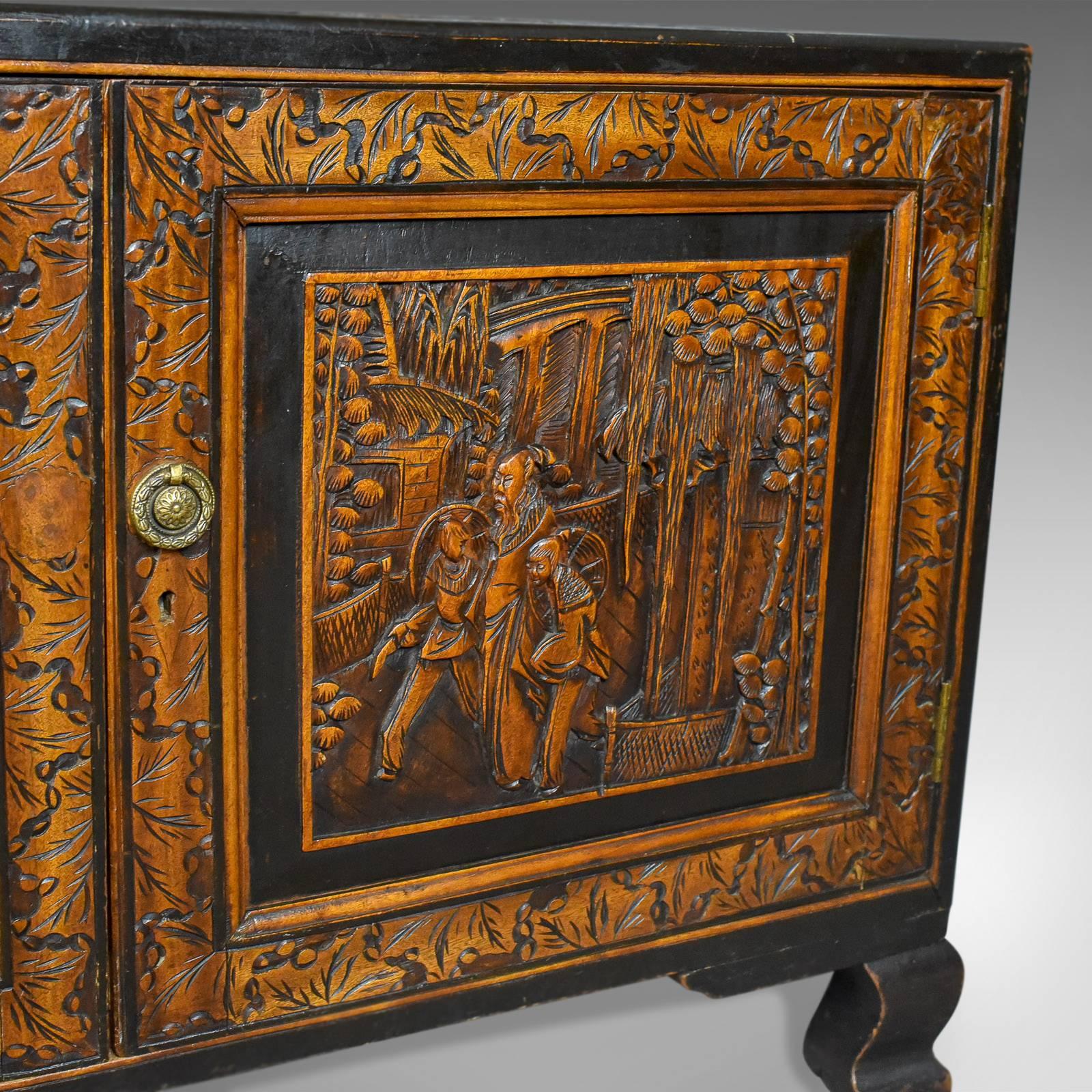 Early 20th Century Camphor Wood Chest, Oriental Carved Trunk In Good Condition In Hele, Devon, GB