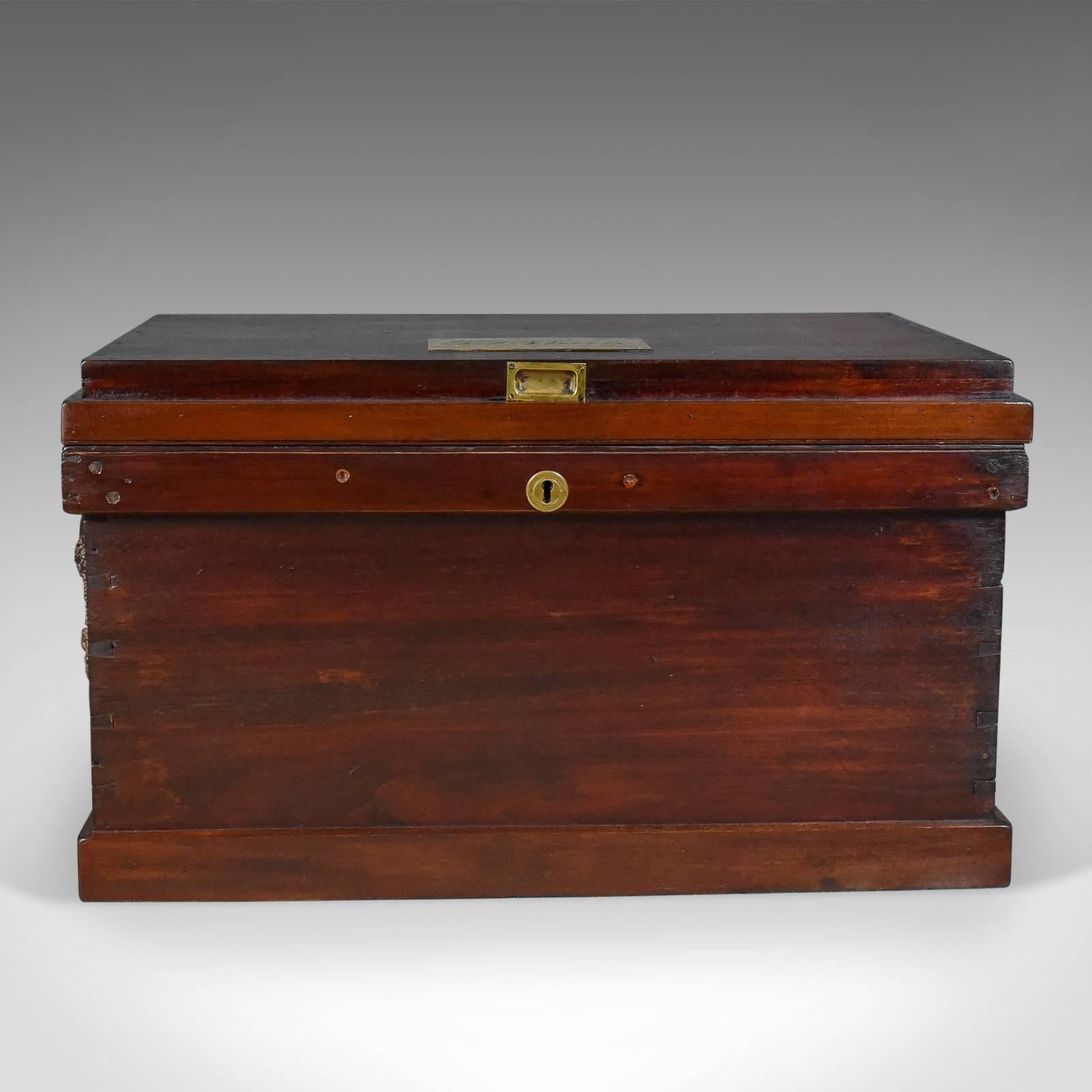 This is an antique, Royal Navy Officer's trunk. An early 19th century chest dating to circa 1800.

Superb historic piece with tremendous naval interest
Carrying the name plate of one G.J. Pearn R.N.
Quality craftsmanship in solid mahogany with