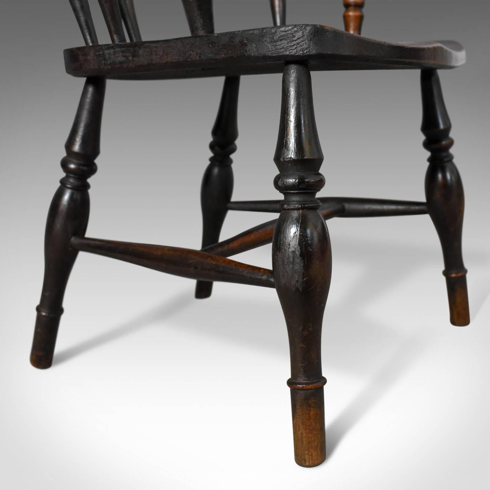 Antique Bow-Back Chair, English Victorian Elm Windsor, circa 1870 4