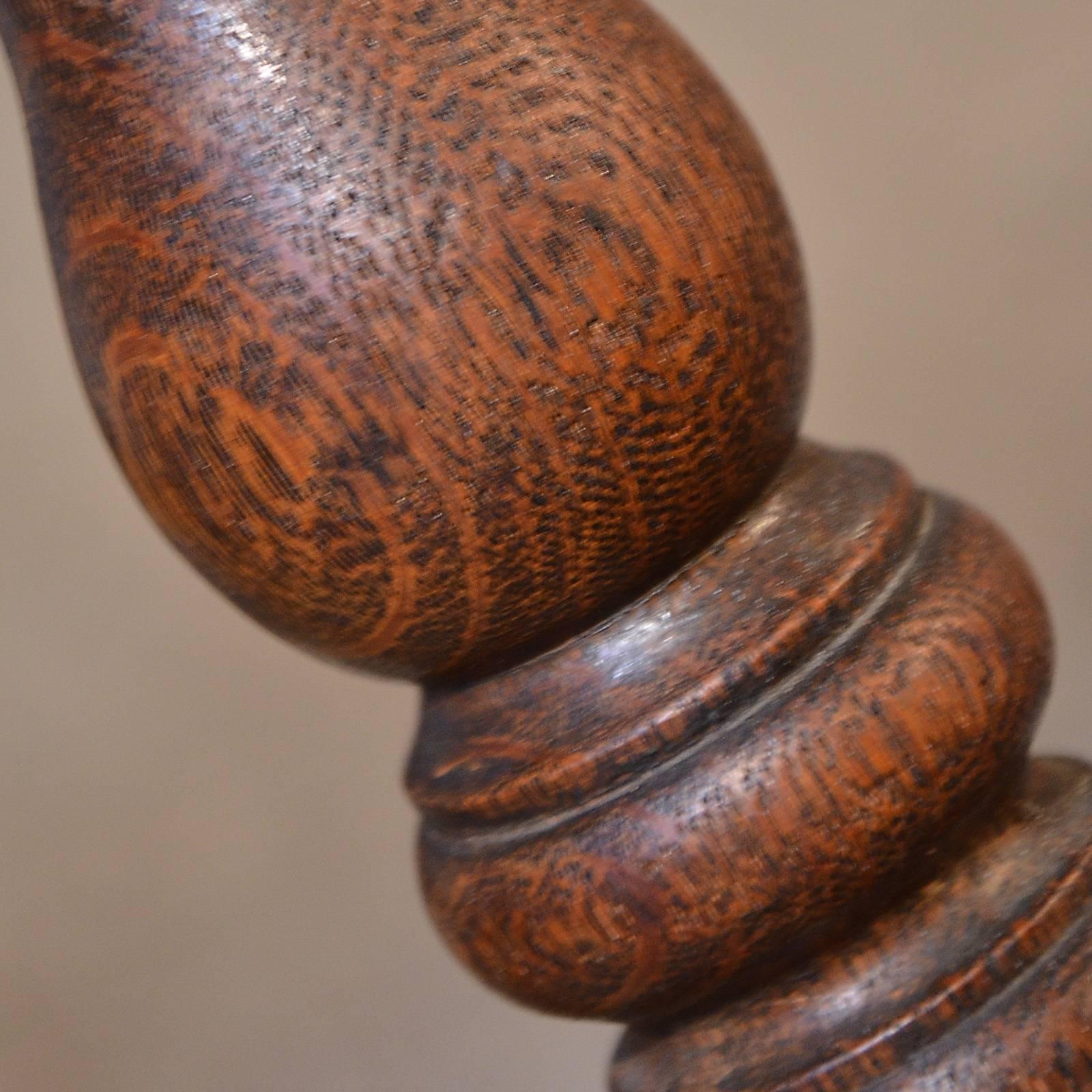 Great Britain (UK) Antique Oak Table Low Side Occasional Coffee Lamp English Edwardian, circa 1910
