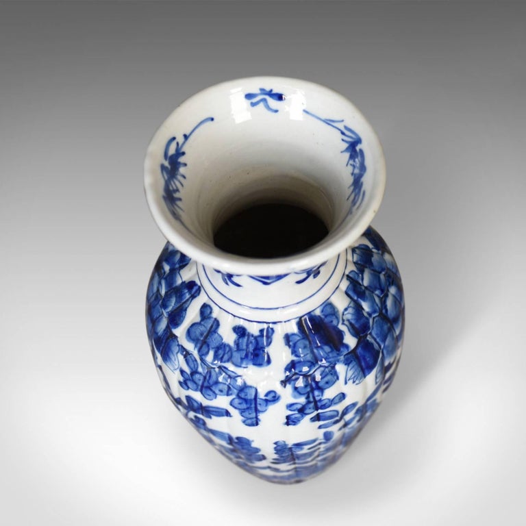 Blue And White Chinese Flower Vase Ceramic China Pottery Mid Late This Is A Blue And White Chinese Flower Vase Ceramic Piece Dating To