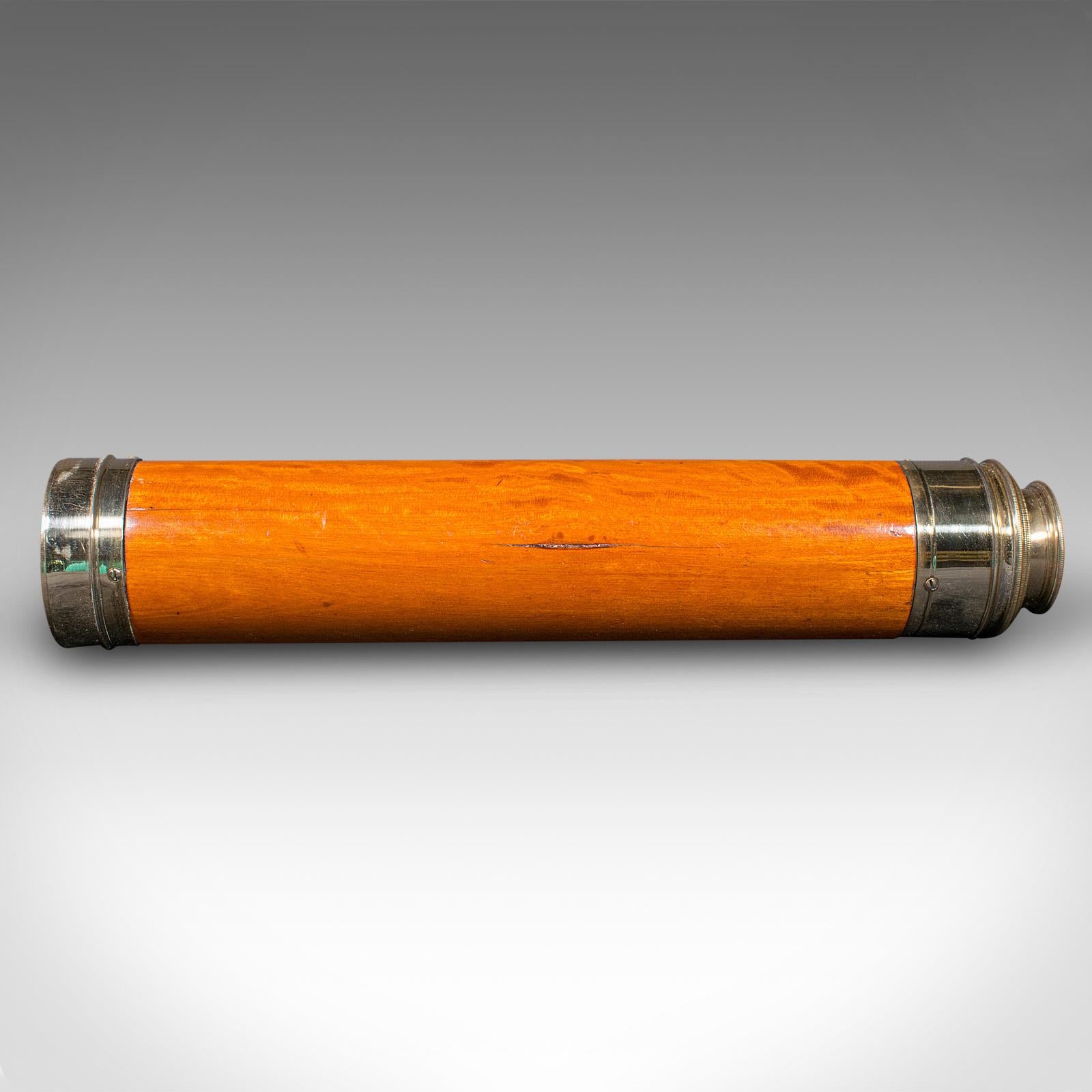 British Antique Three-Draw Telescope, English, Walnut, Brass, Navigation, Georgian, 1790 For Sale