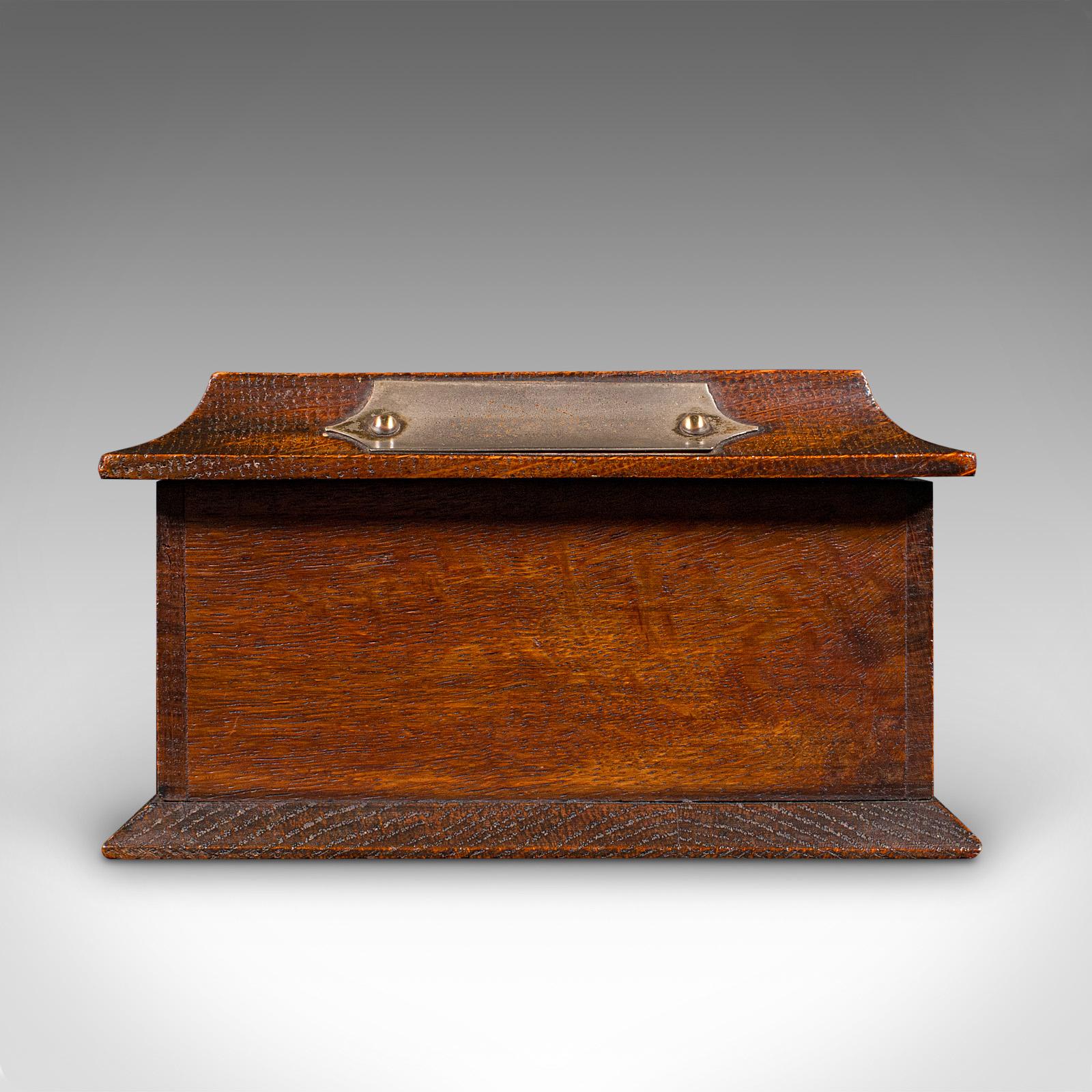 Antique Cigar Case, English, Oak, Cedar, Desktop Humidor, Edwardian, Circa 1910 In Good Condition For Sale In Hele, Devon, GB