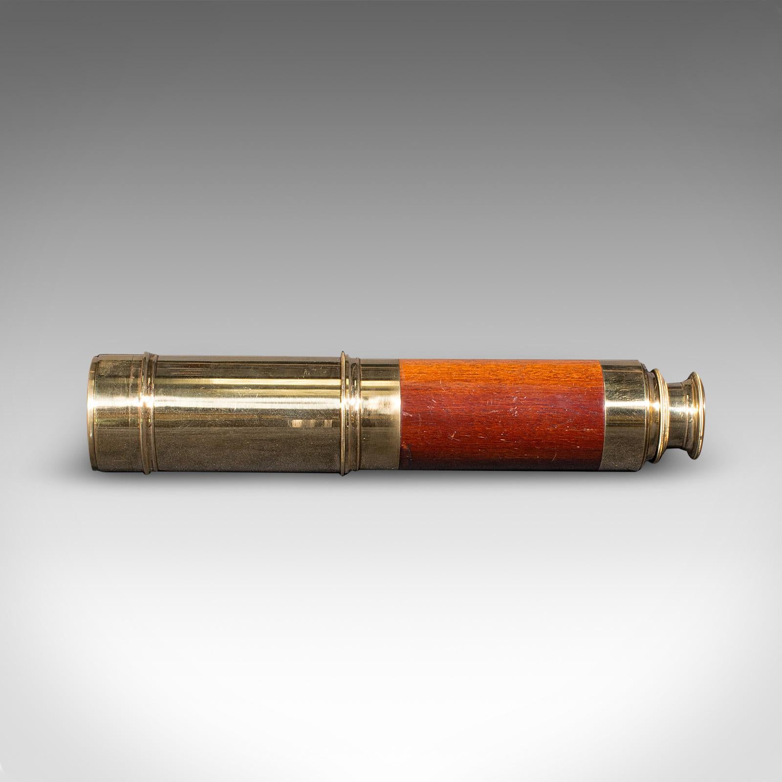 Tardo vittoriano Antico Telescopio a 3 estrazioni, ottone inglese, strumento terrestre, vittoriano, 1880 in vendita