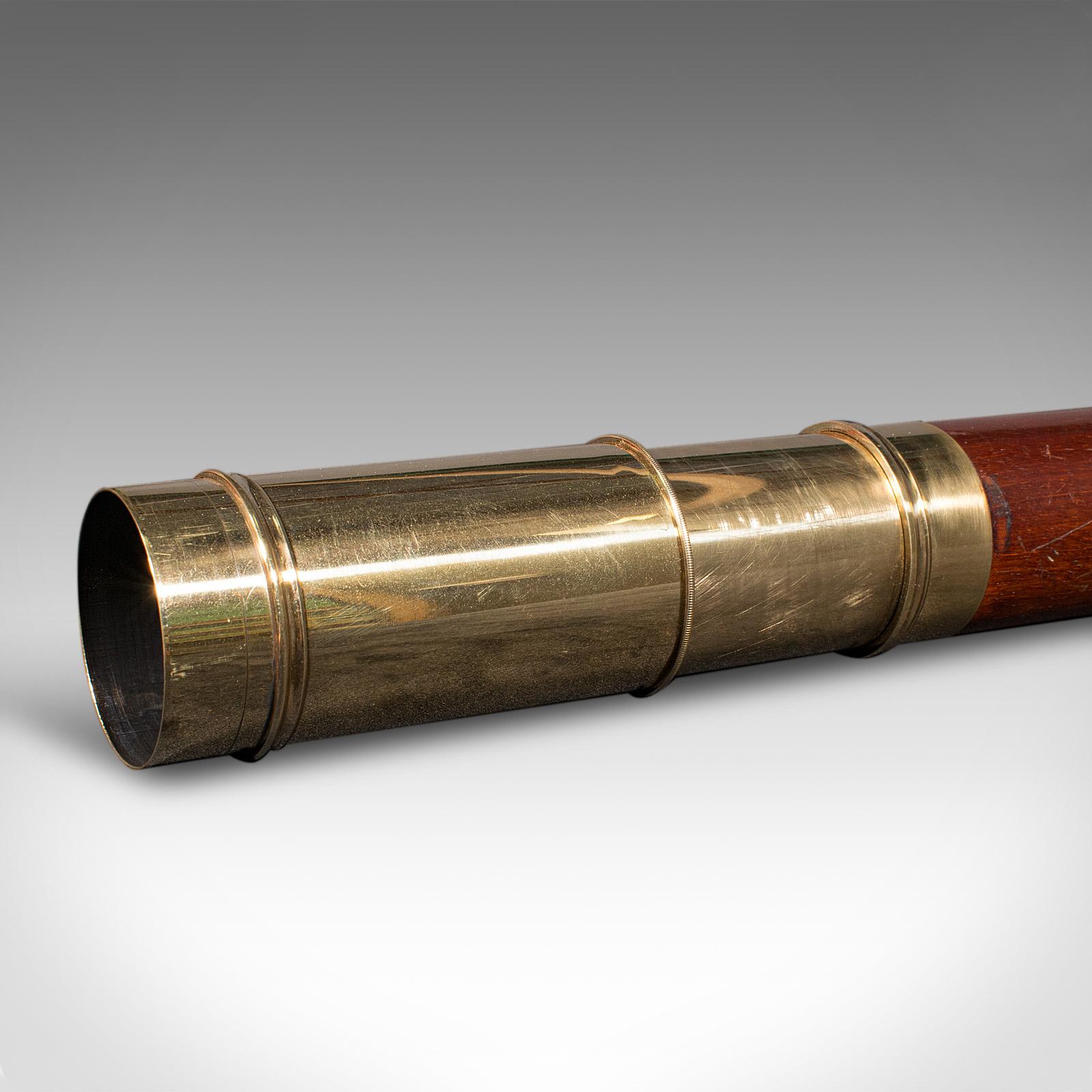 Antico Telescopio a 3 estrazioni, ottone inglese, strumento terrestre, vittoriano, 1880 In condizioni buone in vendita a Hele, Devon, GB