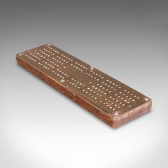 Antikes Cribbage-Spielbrett, englisch, Bronze, Kiefernholz, Sockel mit Spielstiften, viktorianisch, 1900