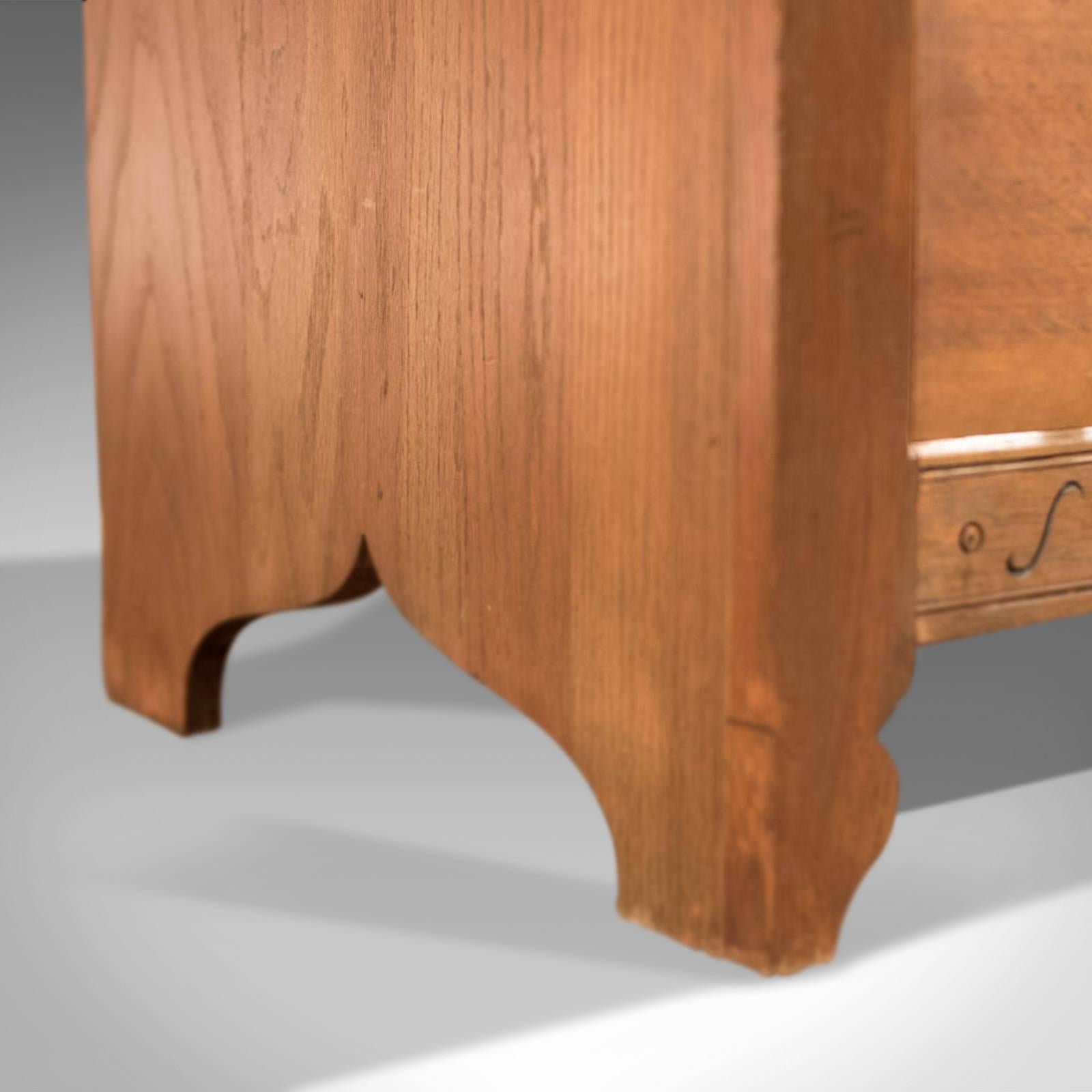 Mid-20th Century Arts & Crafts Oak Cabinet 4