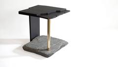 Tavolino Missisquoi 03 in frassino, pietra naturale e placcatura oro di Simon Johns
