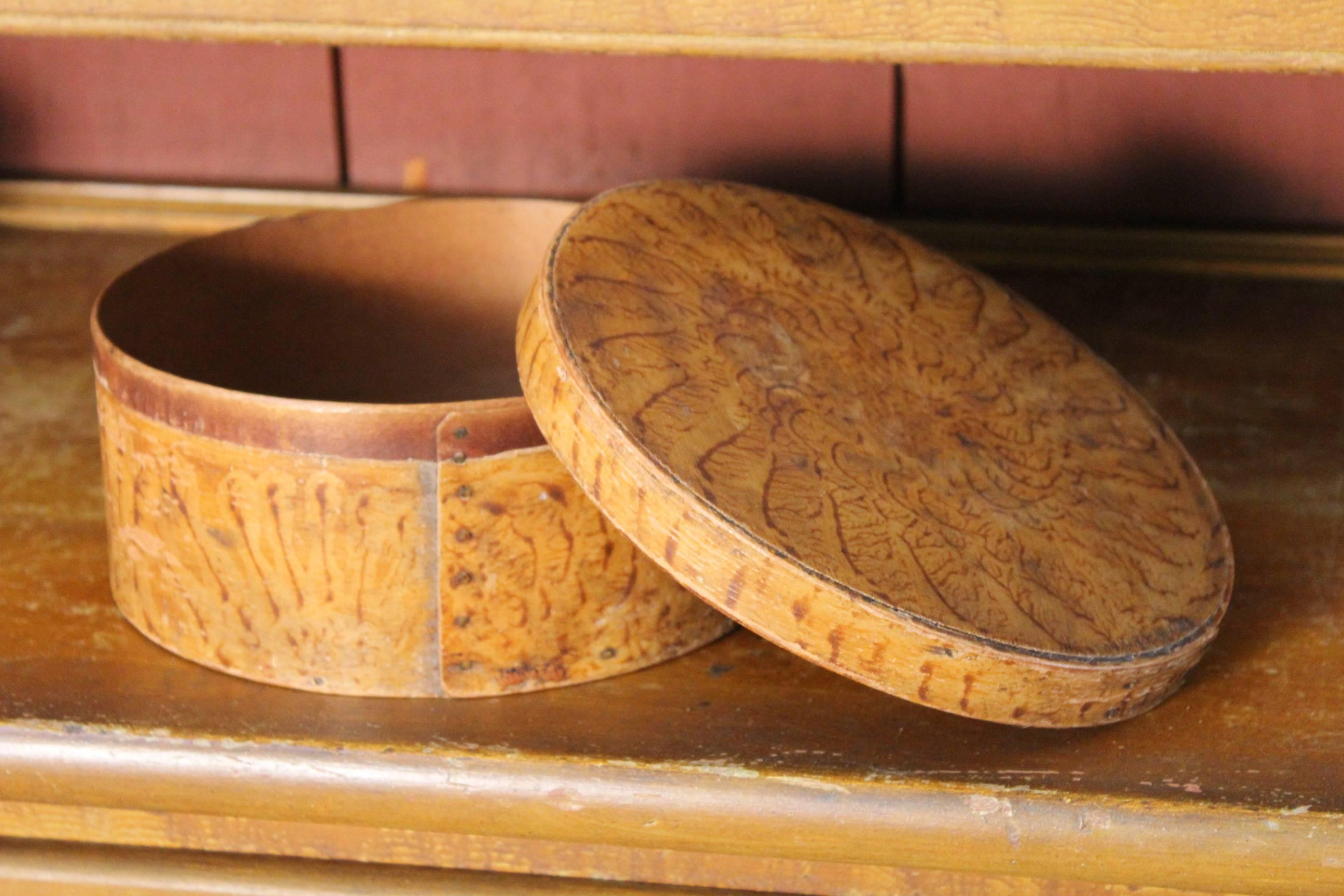 Folk Art Grain-Painted Maple and Pine Round Covered Storage Box