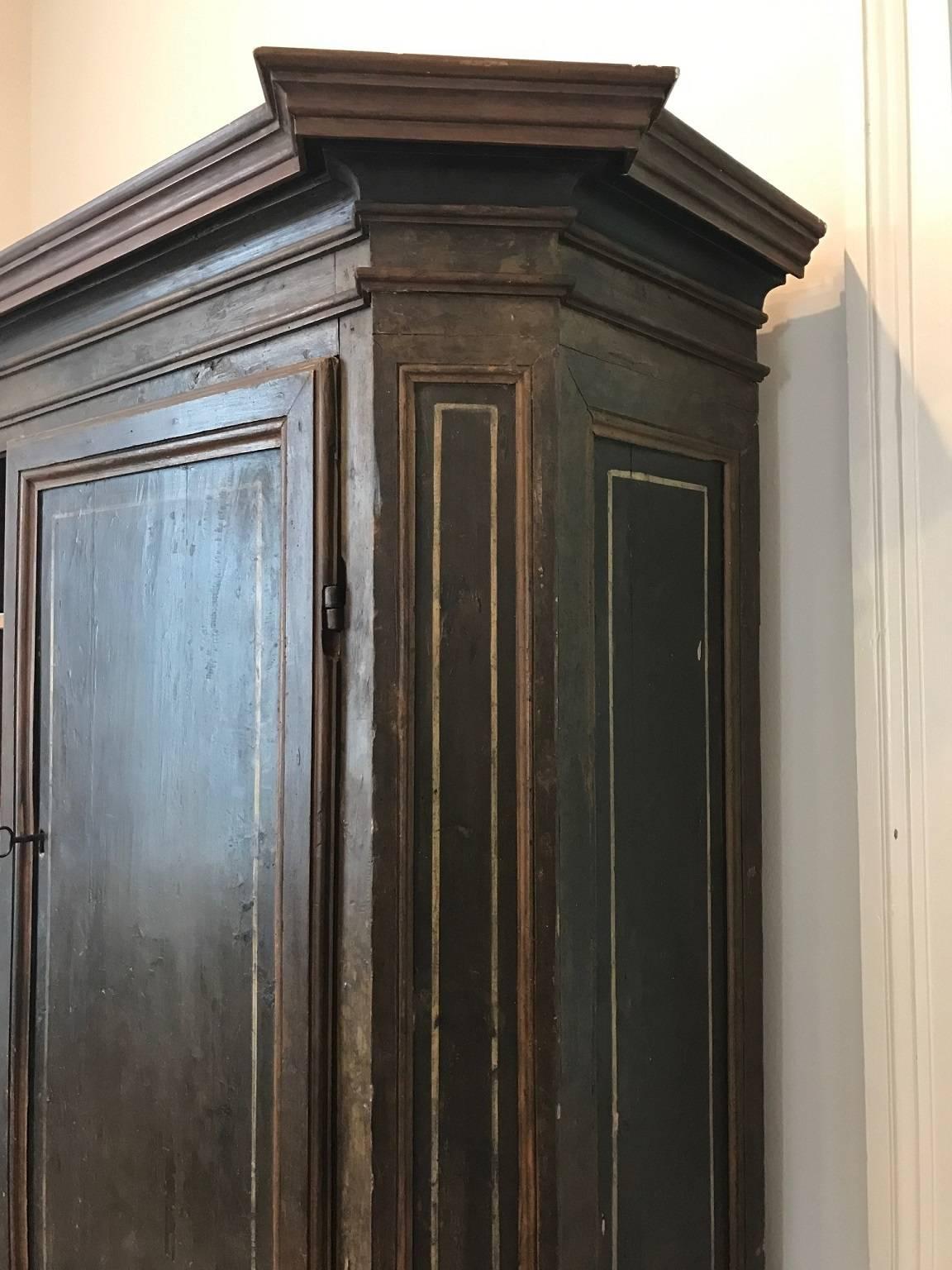 Lombardian Neoclassical Painted Cupboard, circa 1810  In Good Condition In New Orleans, LA