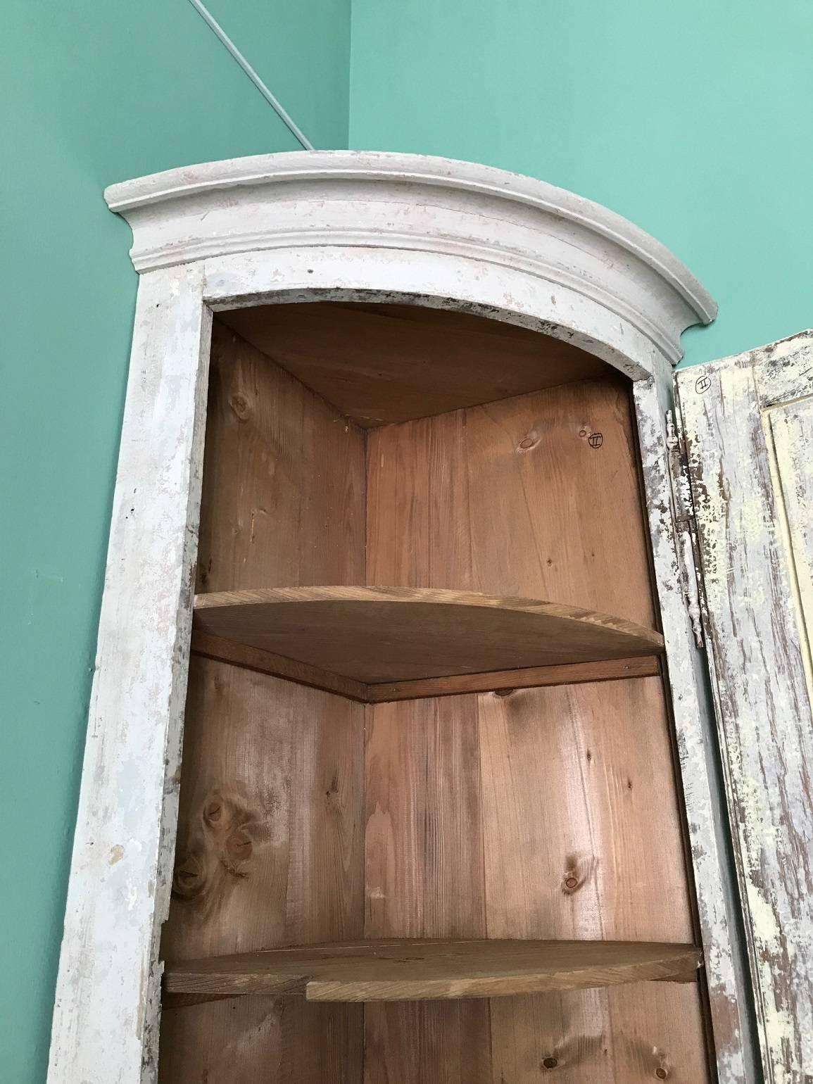 Pair of 18th Century Corner Cabinets, Original Paint In Good Condition For Sale In New Orleans, LA
