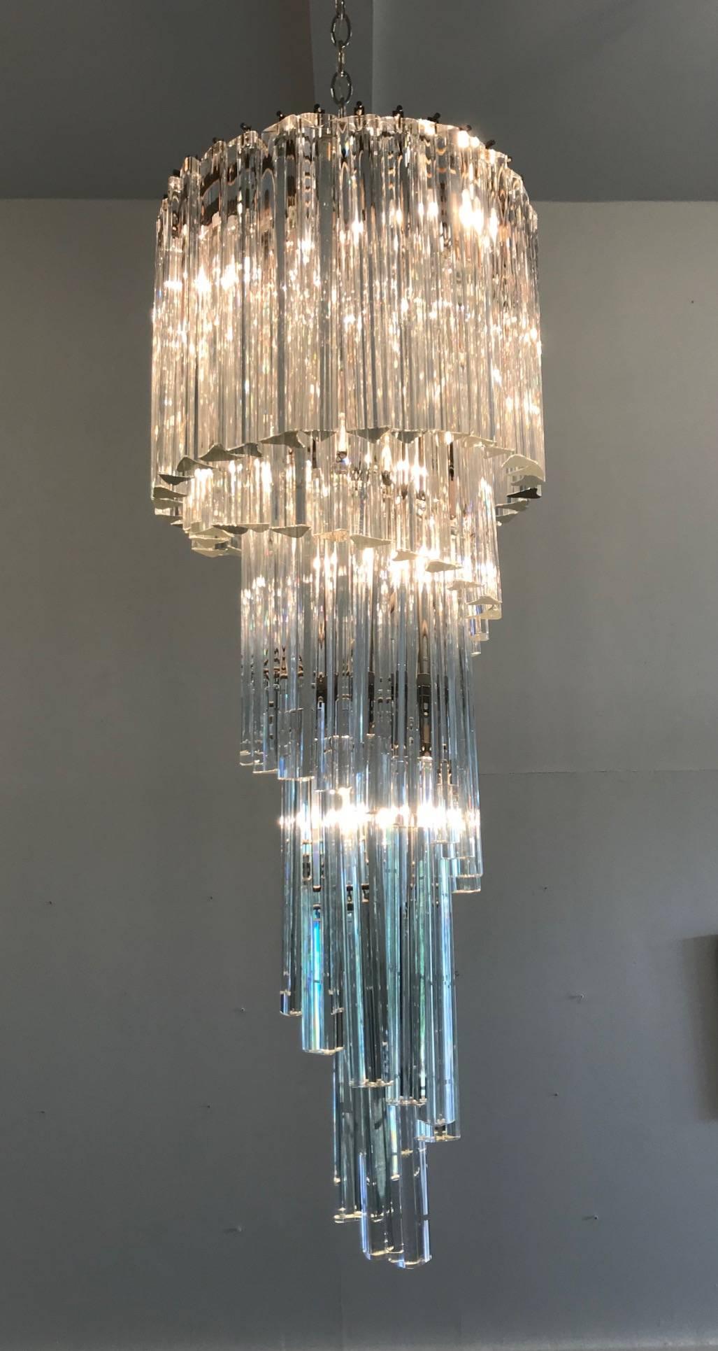 Venini Spiral Chandelier In Excellent Condition For Sale In New Orleans, LA