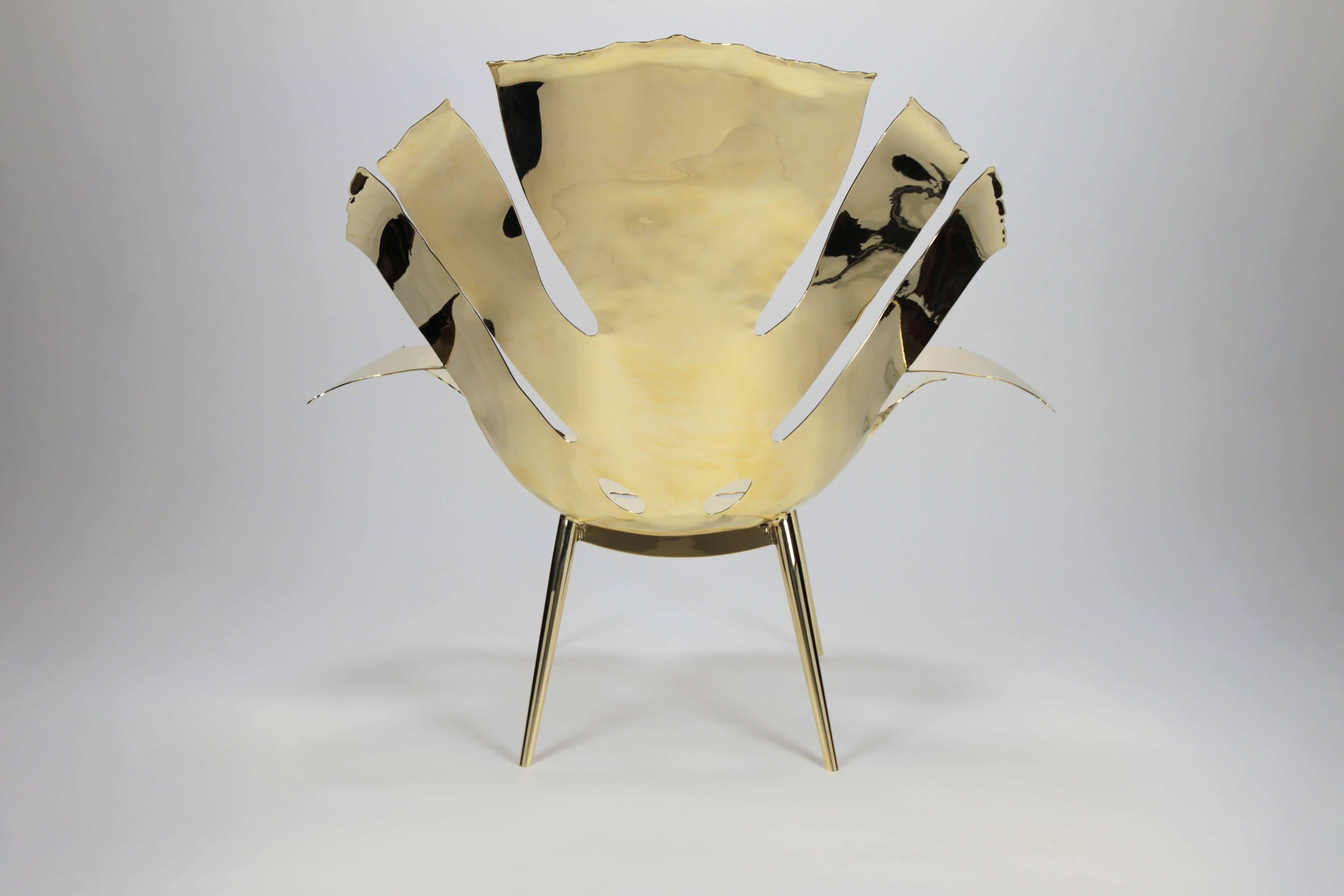 chair shaped like a leaf