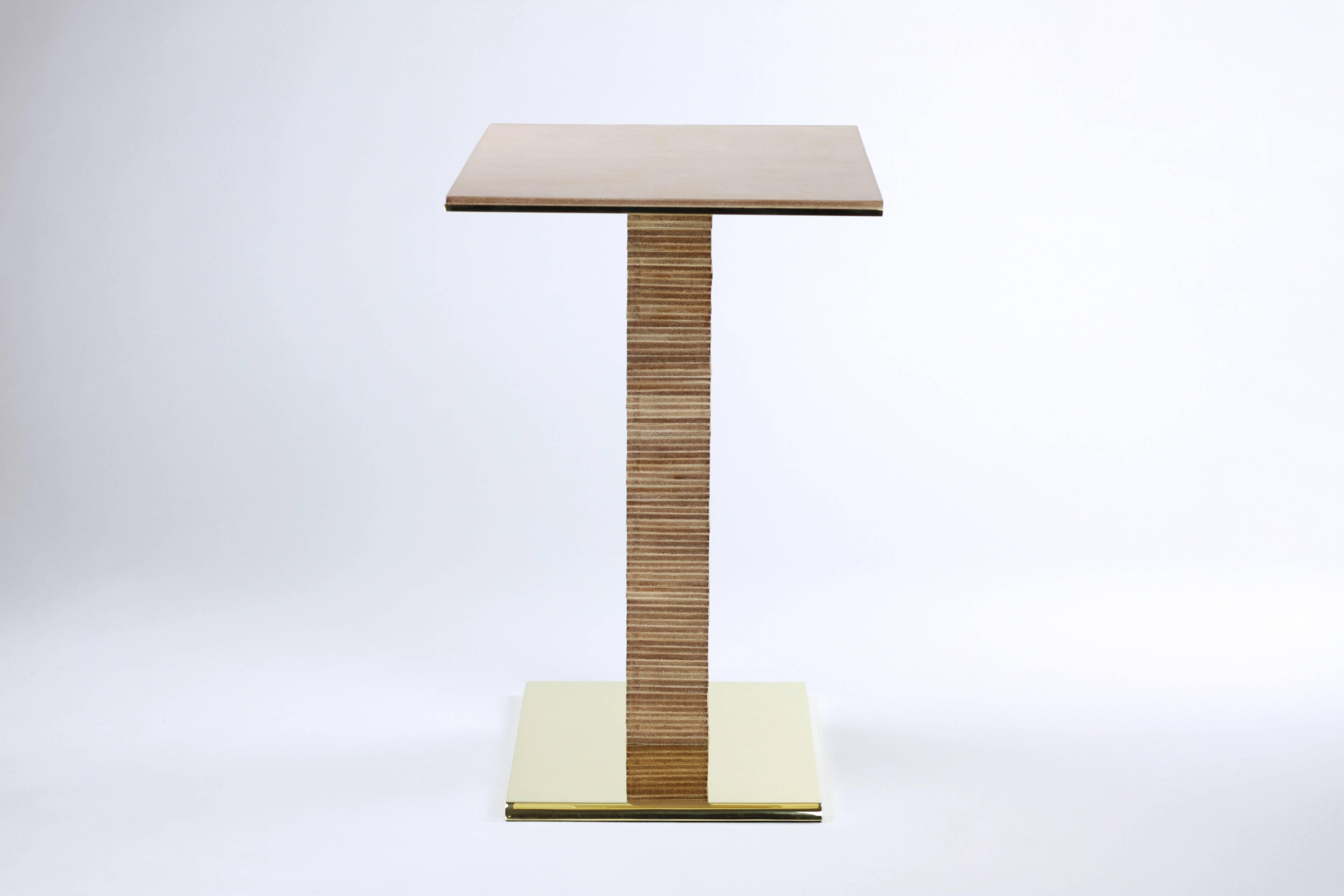 Mid-Century Modern Paire de tables d'appoint Cantilever Infinity en cuir et laiton par C. Kreiling en vente