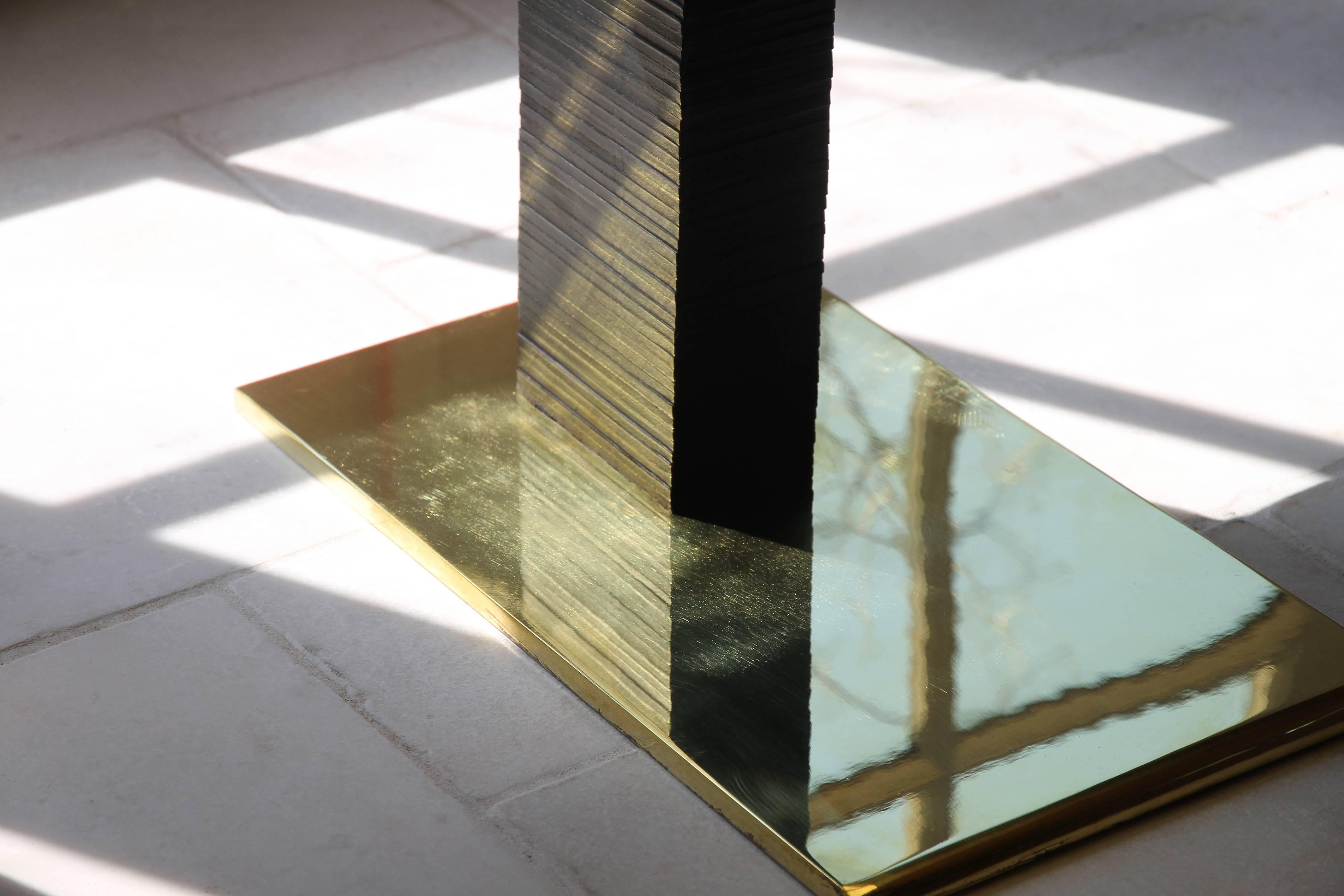 Américain Paire de tables d'appoint Cantilever Infinity en cuir et laiton par C. Kreiling en vente
