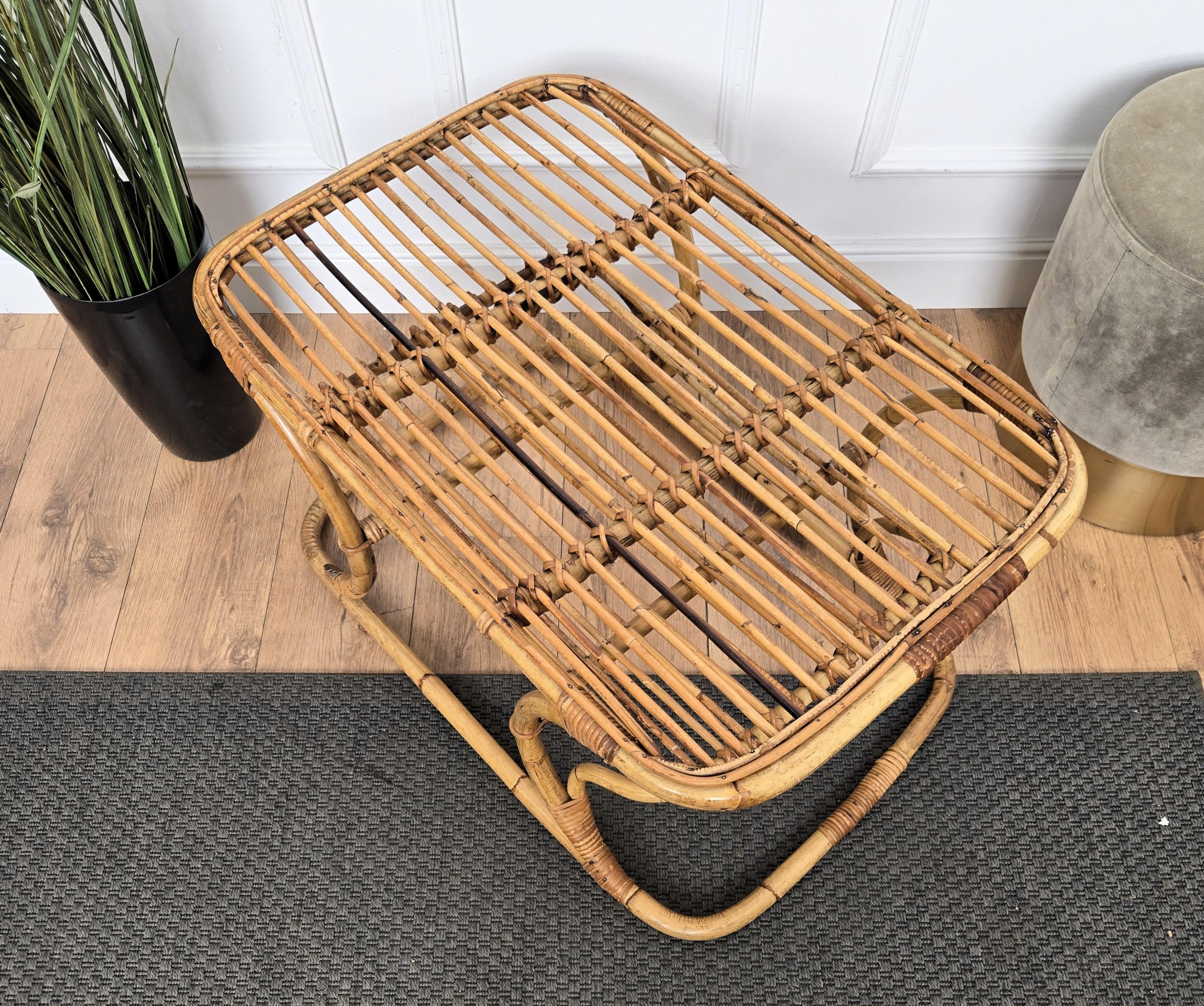 Provincial français Banc ou table d'appoint italienne des années 1960 en bambou et rotin de la Côte d'Azur française bohème en vente