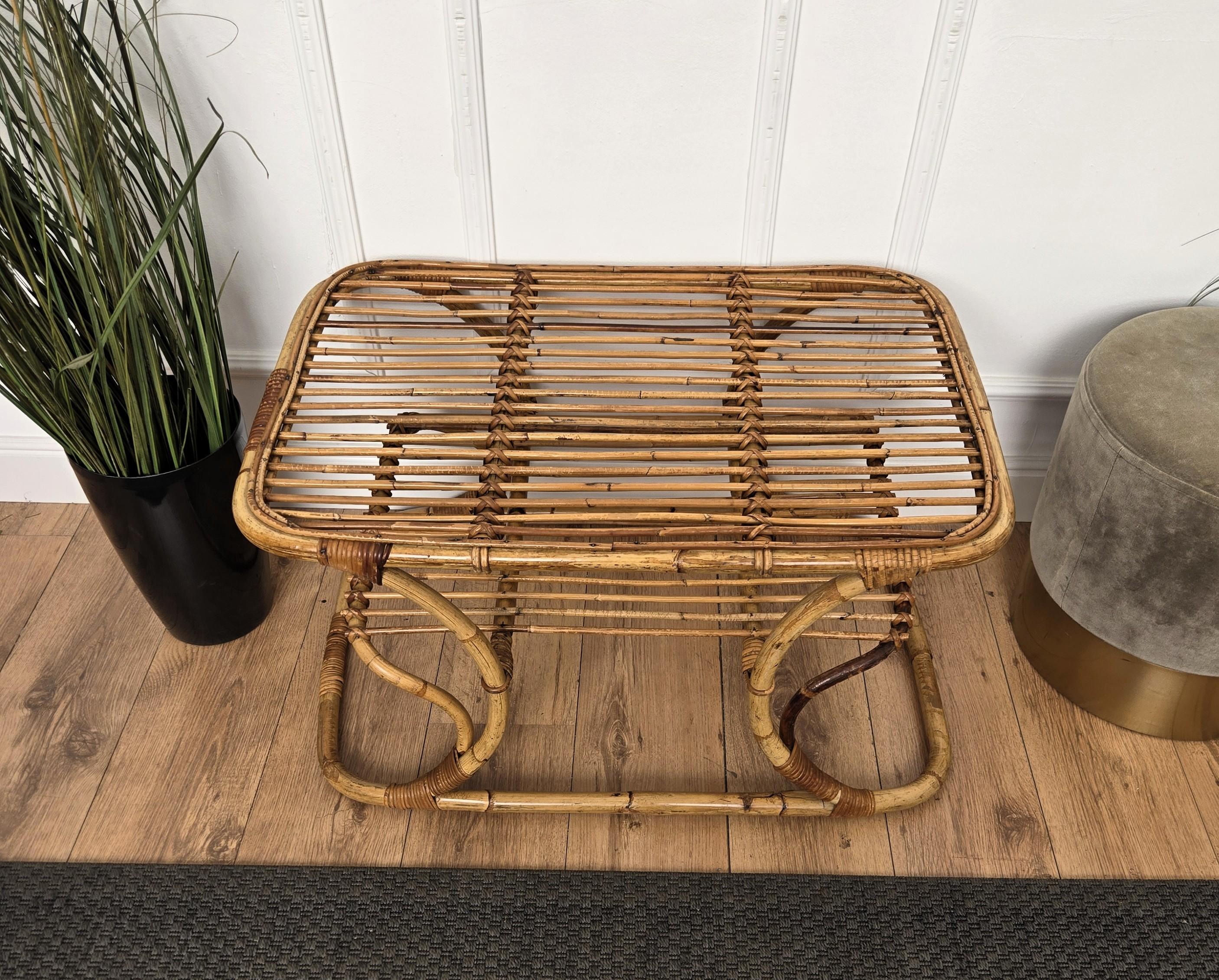 Banc ou table d'appoint italienne des années 1960 en bambou et rotin de la Côte d'Azur française bohème en vente 1