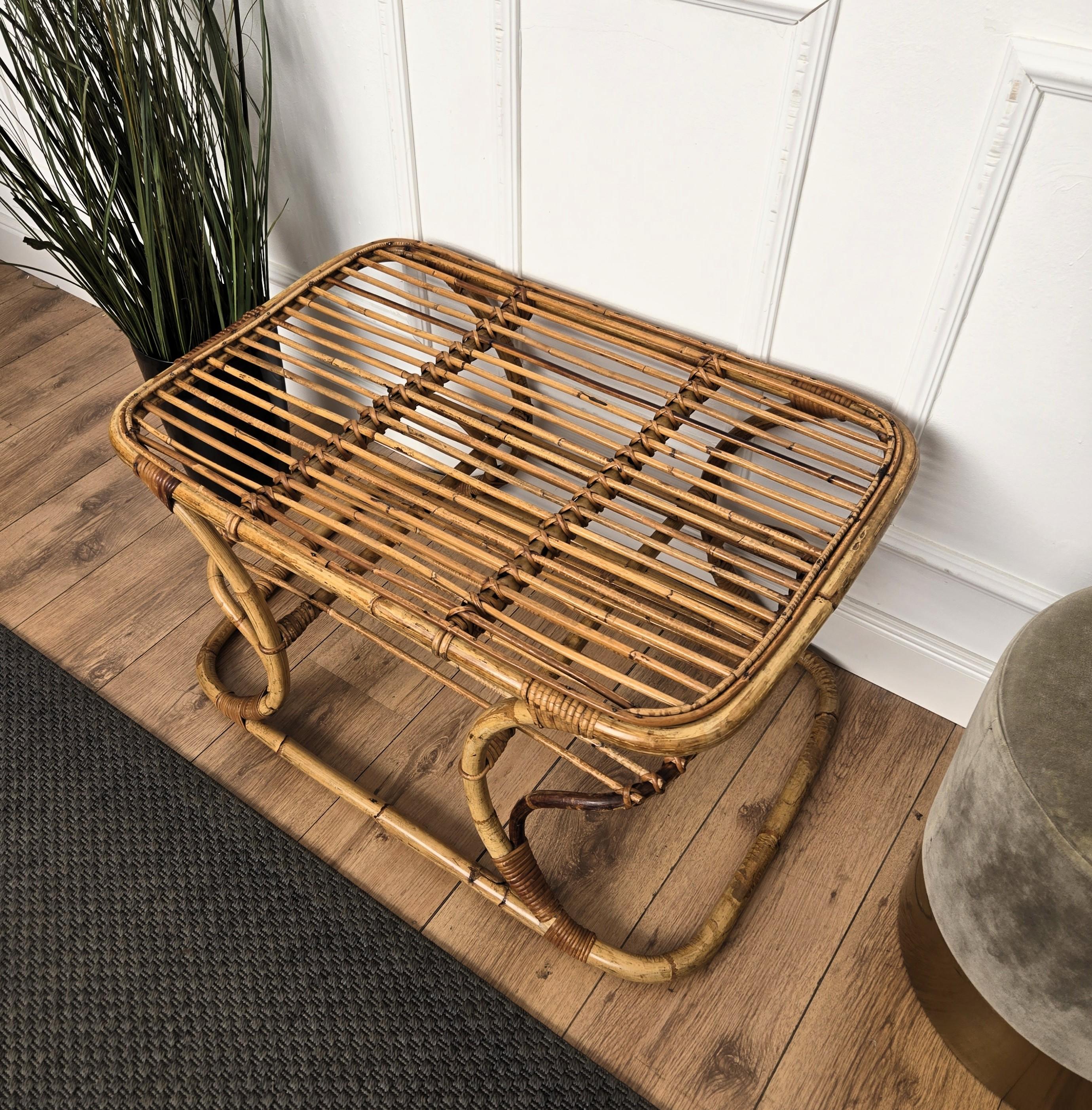 Bambou Banc ou table d'appoint italienne des années 1960 en bambou et rotin de la Côte d'Azur française bohème en vente