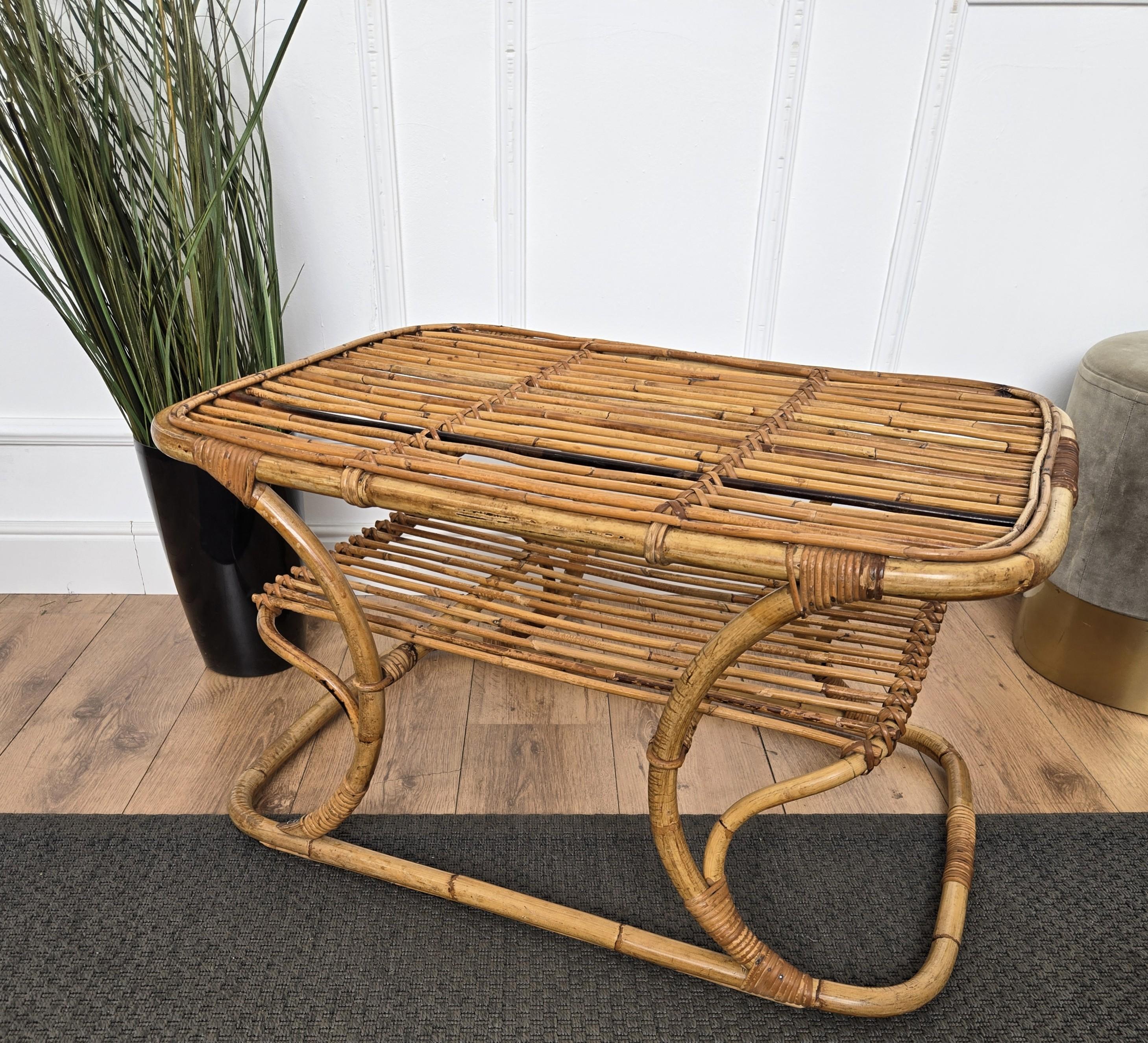 Banc ou table d'appoint italienne des années 1960 en bambou et rotin de la Côte d'Azur française bohème en vente 3