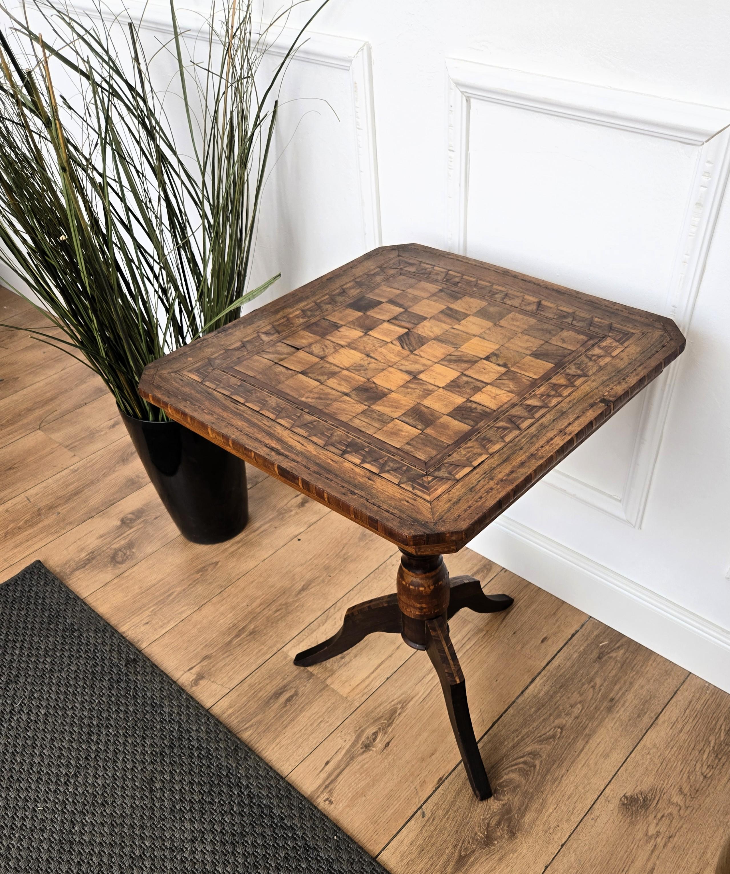 Wood Neoclassical Italian Walnut Inlay Tripod Chess Games or Side Table For Sale