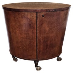 1930 Art Decó Italiano de Mediados de Siglo Madera y Espejo Mosaico Seco Bar Cabinet Cart