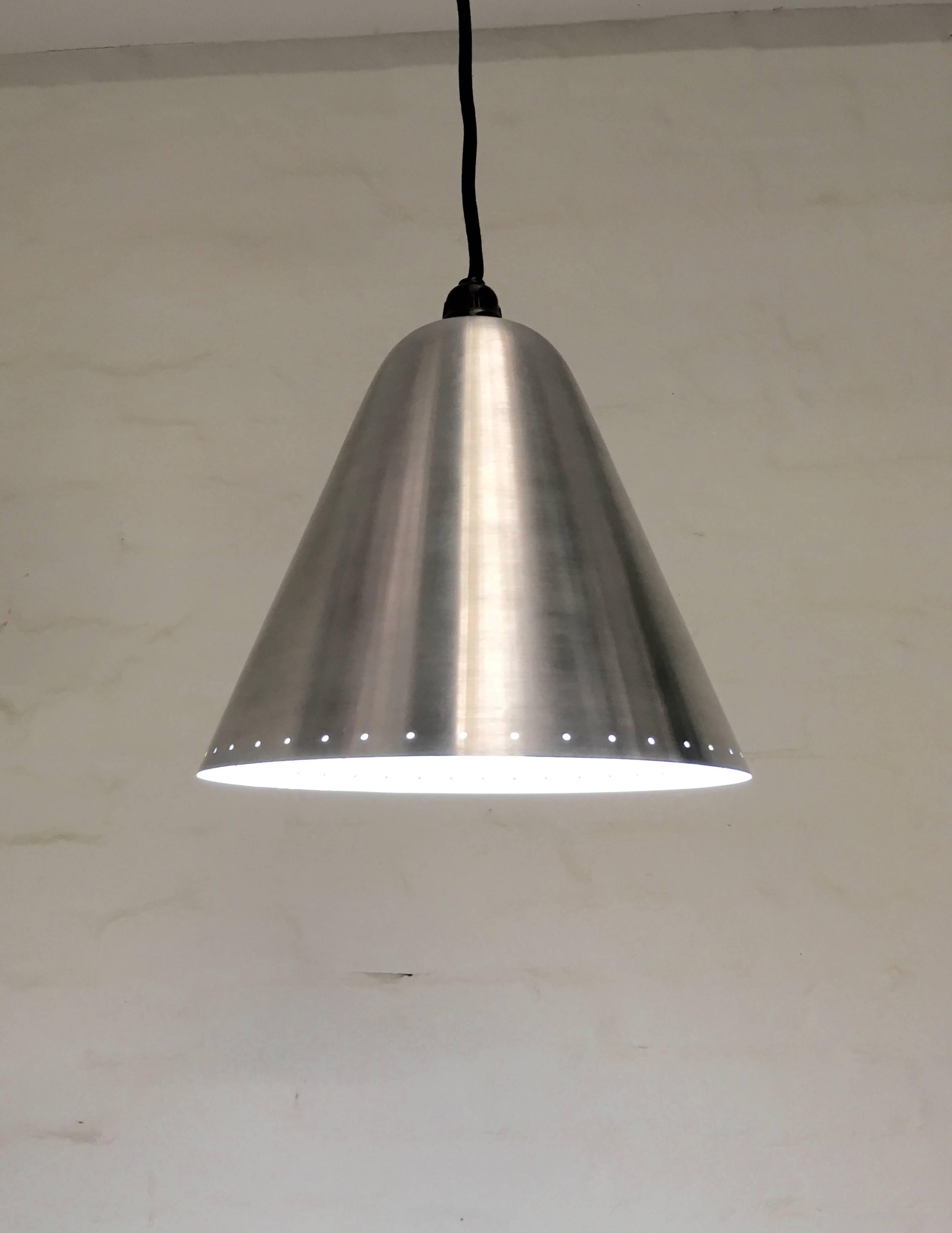 pull down light mechanism