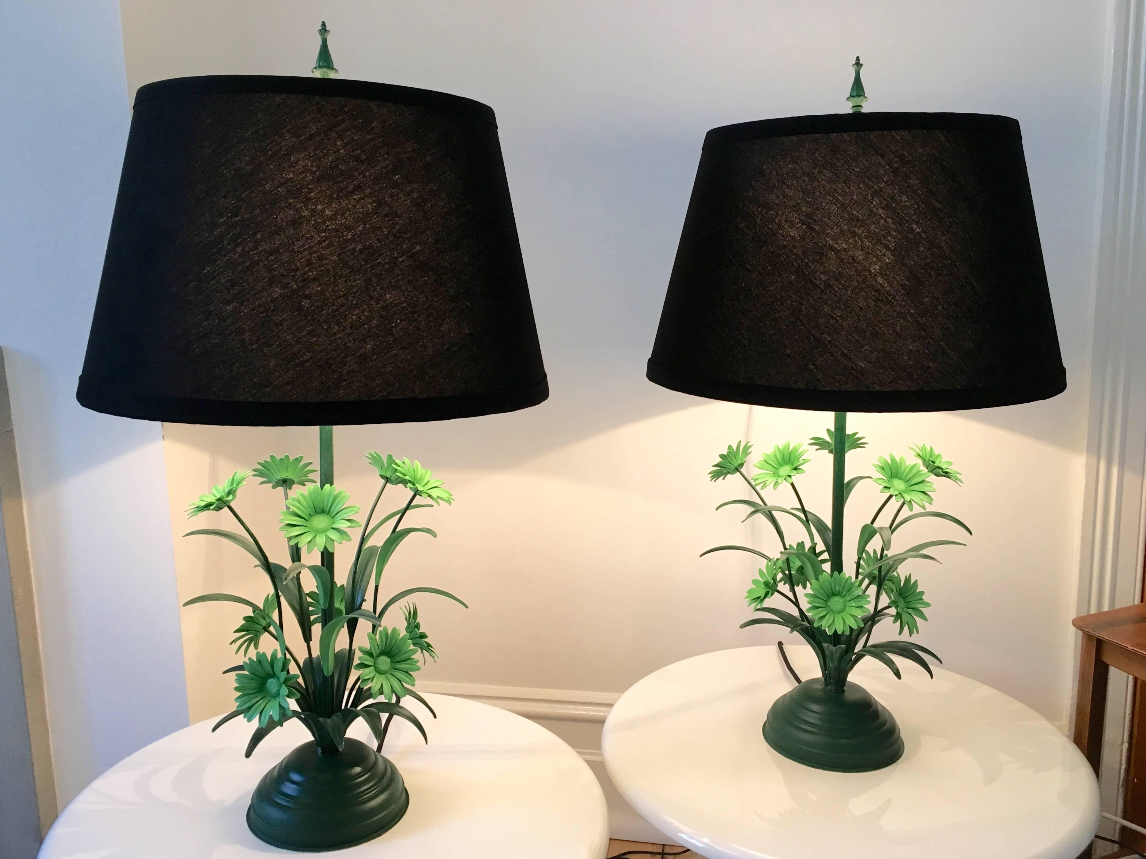 Hollywood Regency Pair of 1970s Italian Tole Daisy Table Lamps