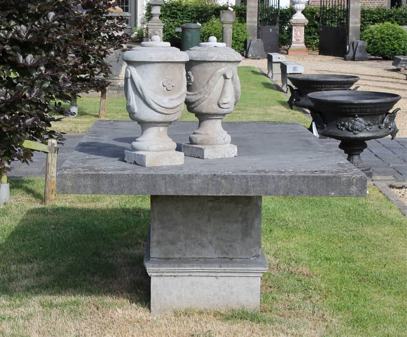 Bluestone Garden Table In Fair Condition In Udenhout, NL