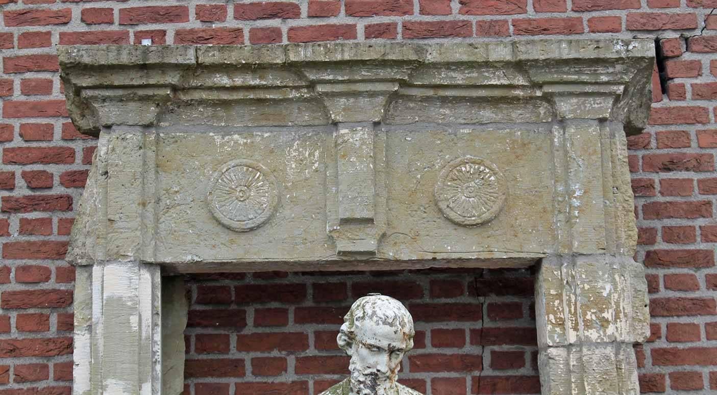 Antique Porch 18th Century In Fair Condition In Udenhout, NL