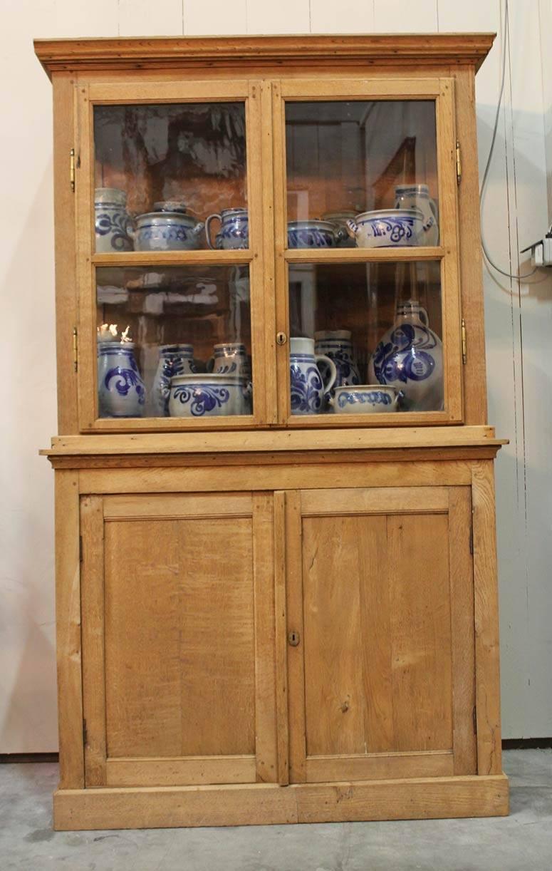 Very beautiful cupboard with intact glass.