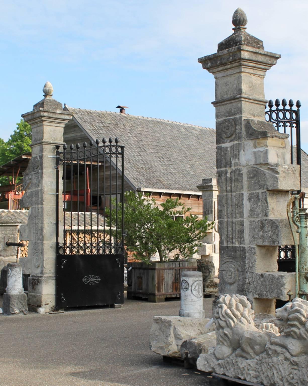 This very beautiful antique French castle gate and antique sandstone gate posts you can buy complete or if you are only interested in the gate or
the posts it is possible to buy them separately.
