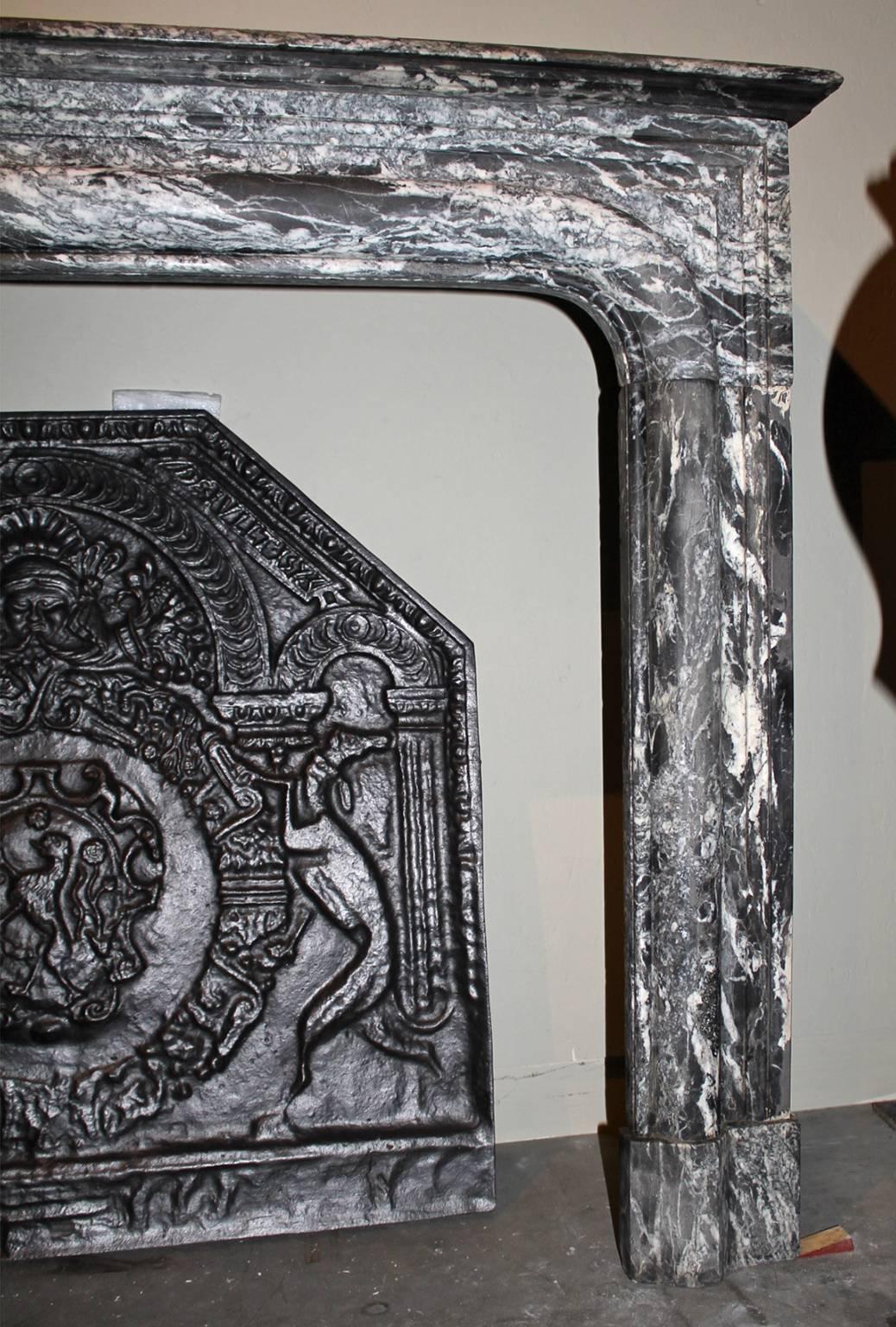 Antique Black Marble Fireplace mantel from the 19th Century In Good Condition In Udenhout, NL