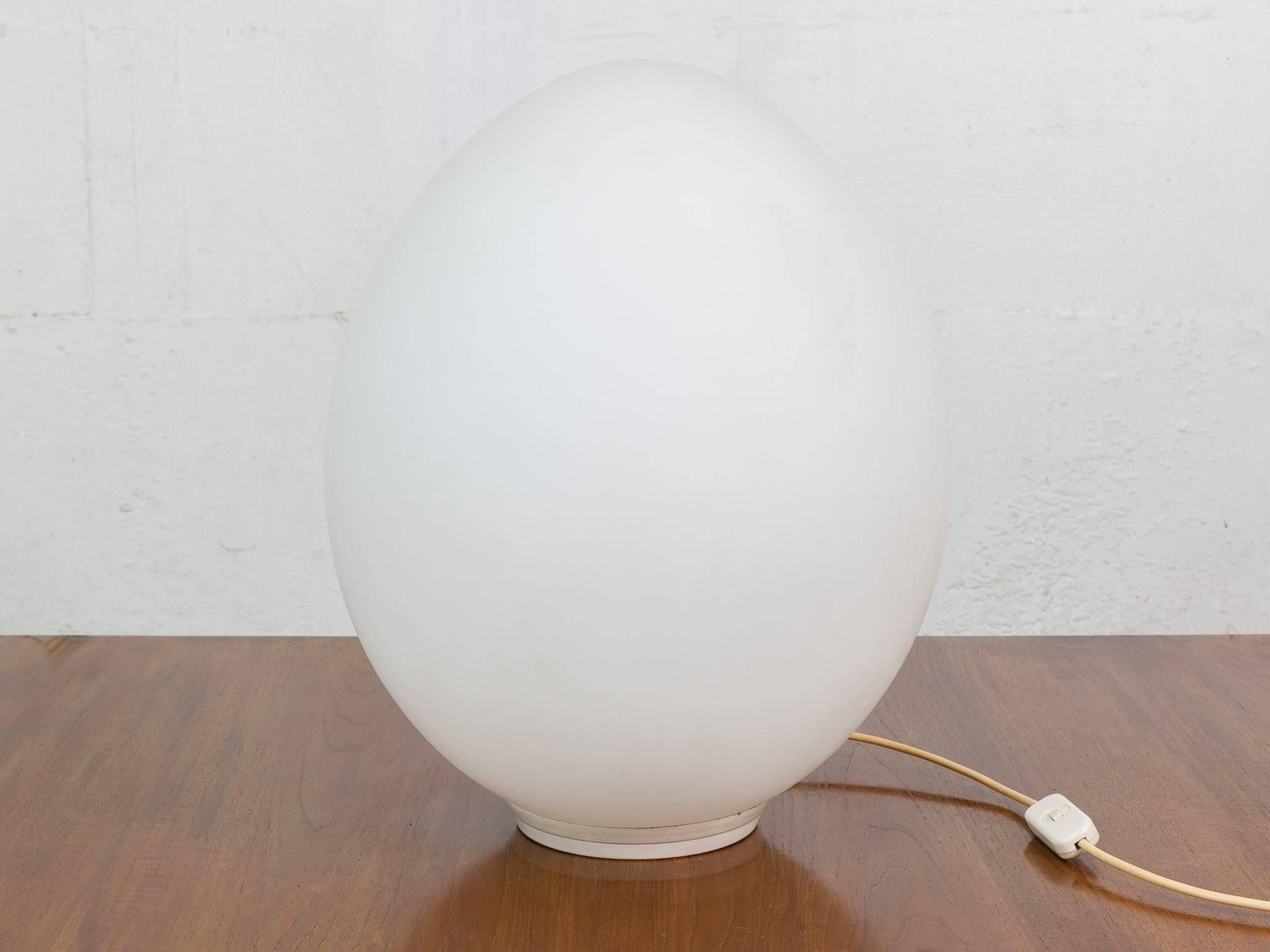 laurel egg lamp
