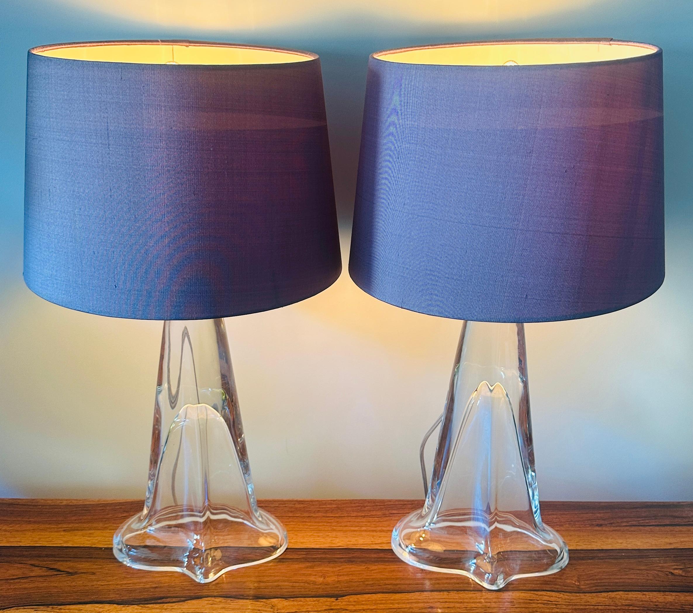 Mid-Century Modern Paire de lampes de table en cristal ovale transparent Peill & Putzler des années 1970 en vente