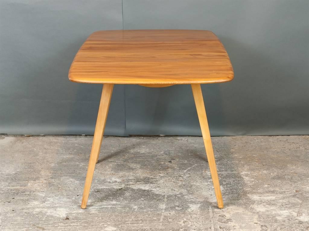 1960s Ercol Windsor Drop-Leaf Table In Excellent Condition In London, GB