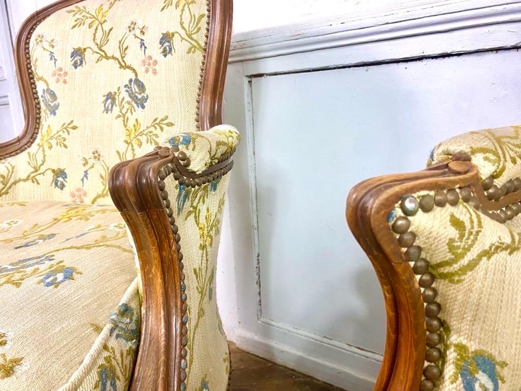 Paire de fauteuils bergères de style Louis XV - bois sculpté - 19ème - France en vente 6