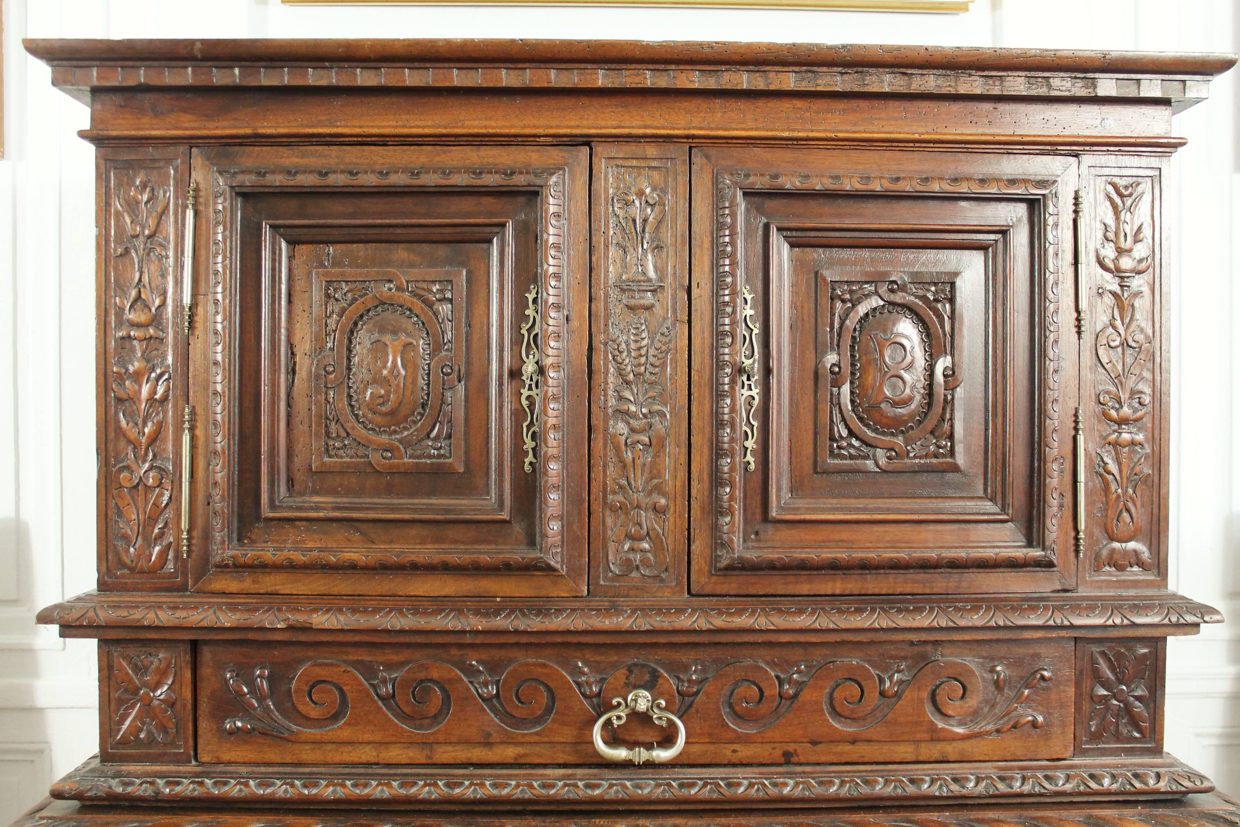19th Century Renaissance Revival Cabinet Richly Hand-Carved 5