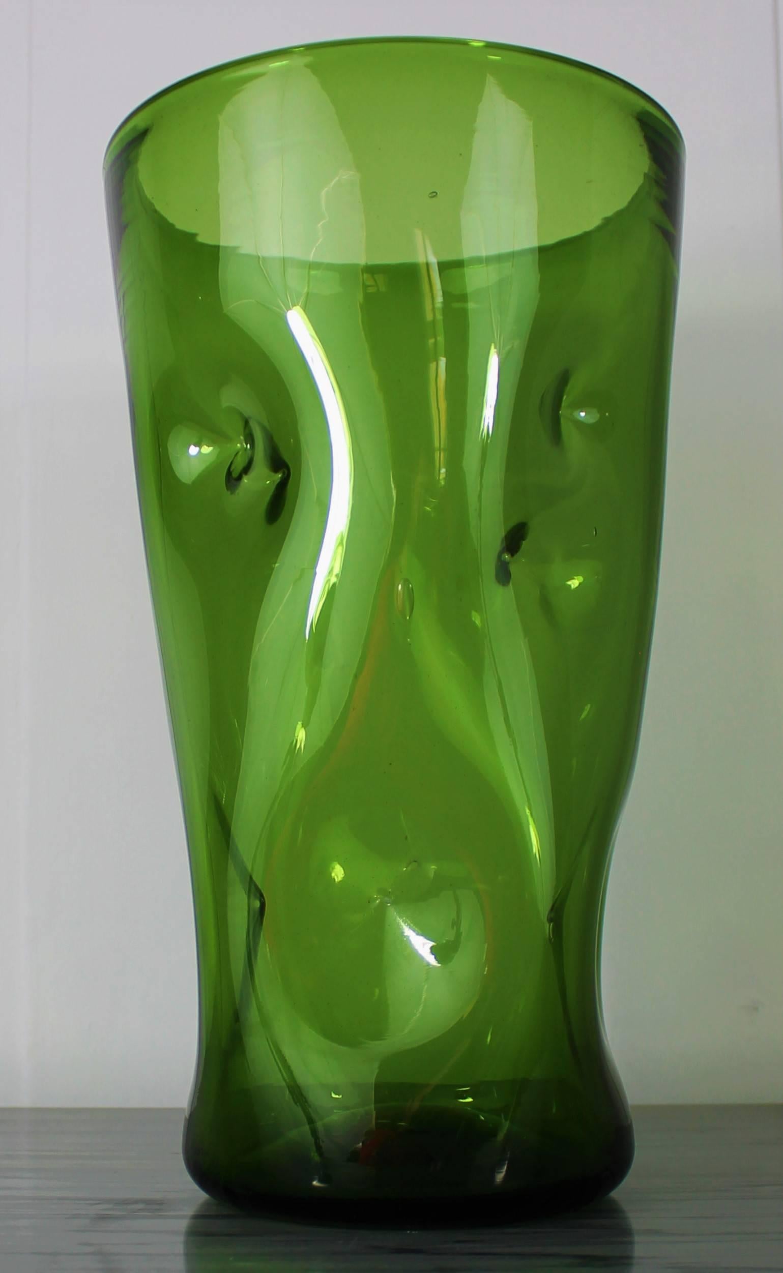 Large 1970s Vintage Green Blown Crystal Vase, France 20th Cetury For Sale 1