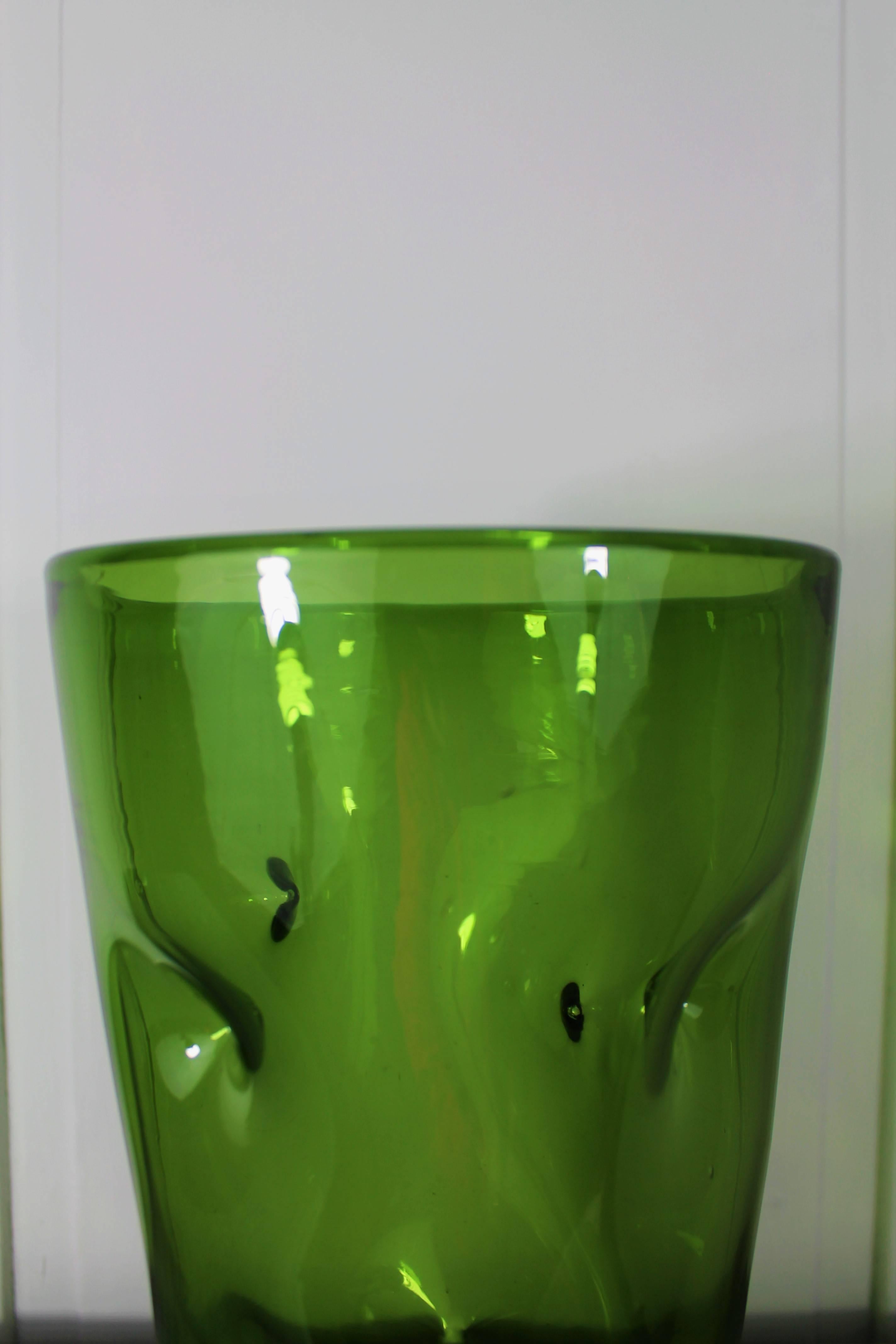 Large 1970s Vintage Green Blown Crystal Vase, France 20th Cetury For Sale 2