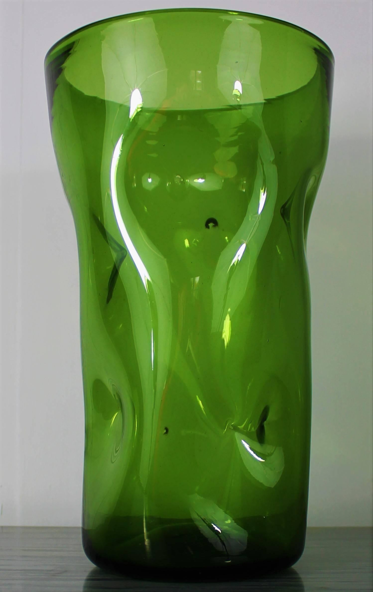 Large 1970s Vintage Green Blown Crystal Vase, France 20th Cetury For Sale 5