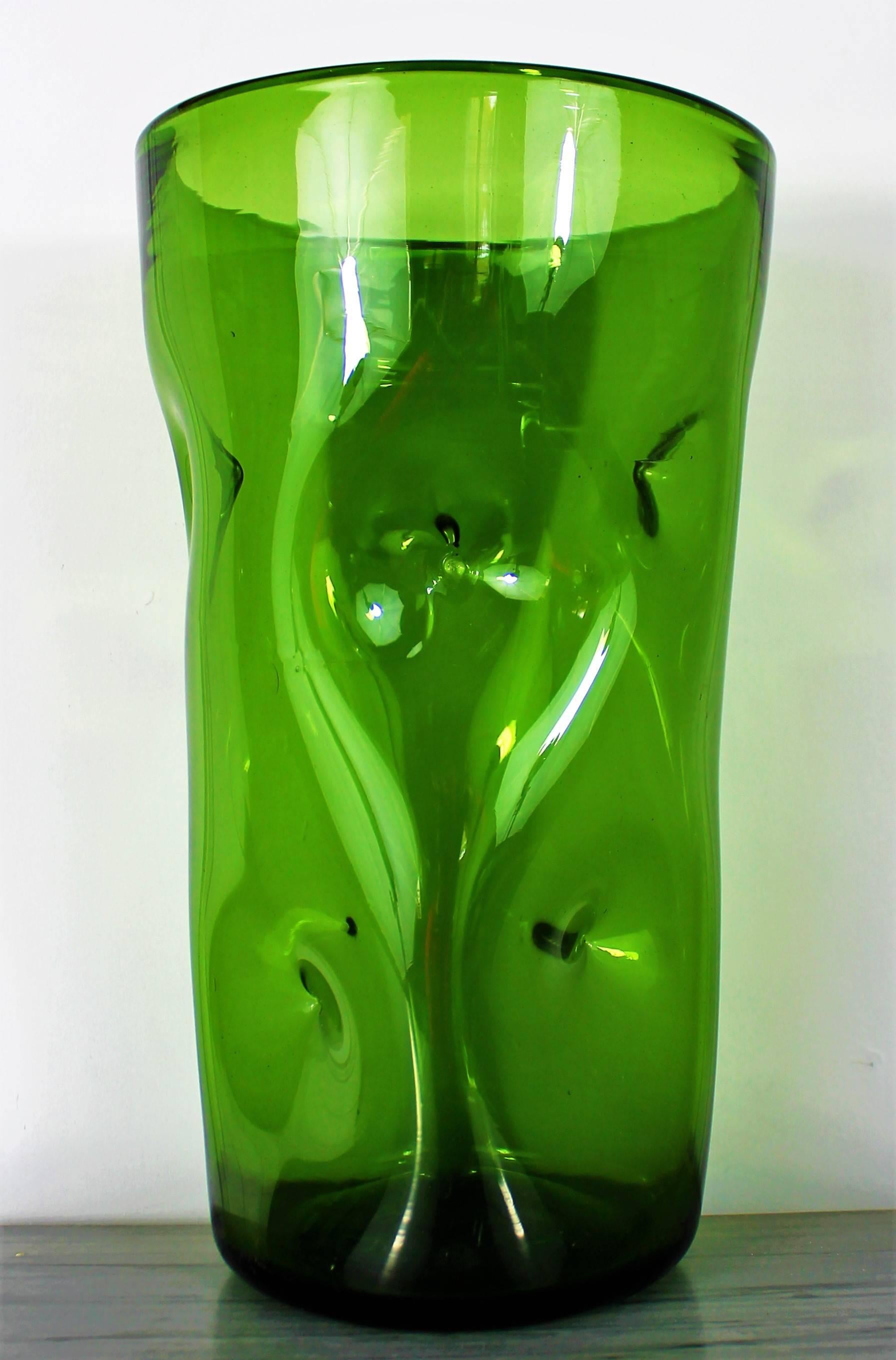 Large 1970s Vintage Green Blown Crystal Vase, France 20th Cetury For Sale 6