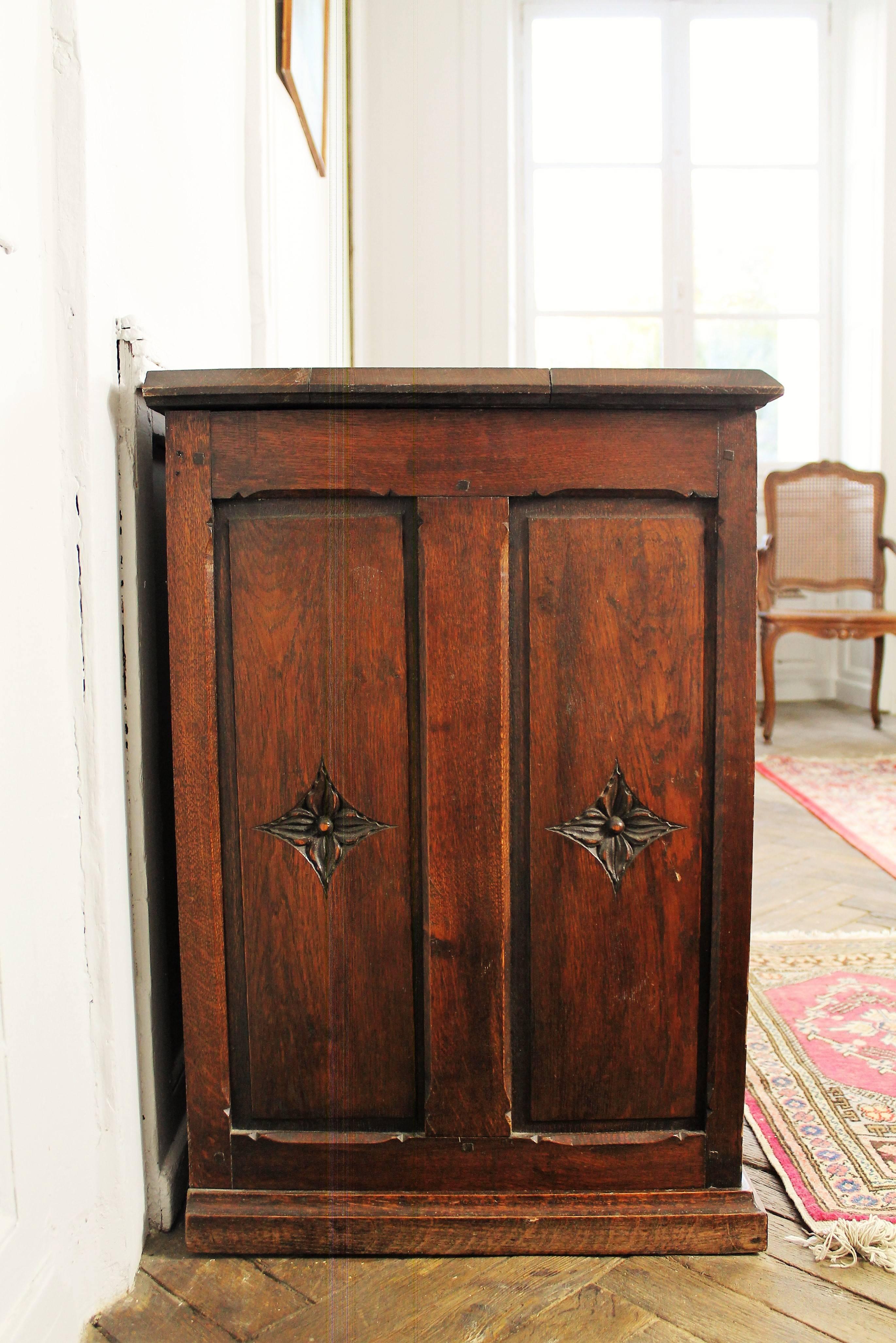 Gothic Revival Armoire with an Oak Door In Good Condition In Beuzevillette, FR