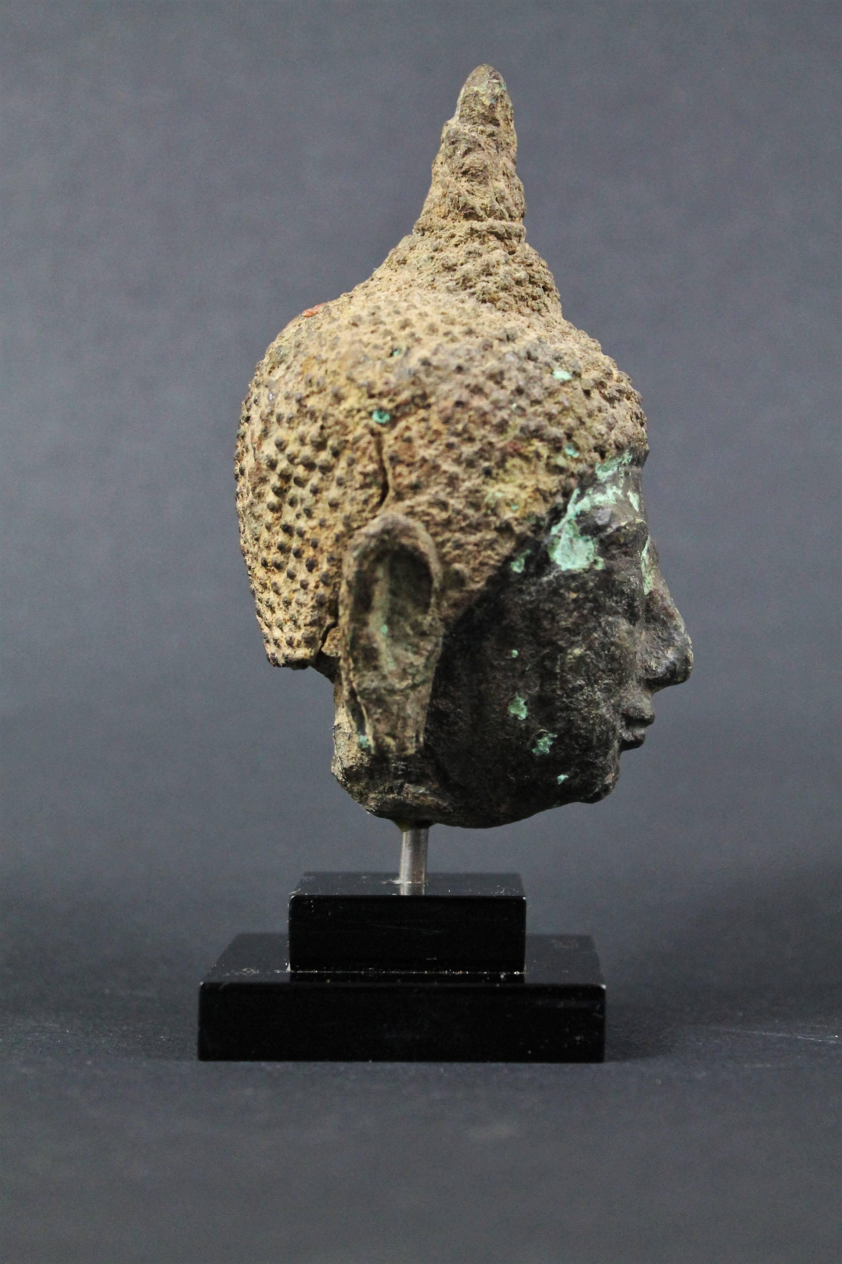 Thai 17th Century Bronze Head of Buddha. Sukhothai In Fair Condition In Beuzevillette, FR